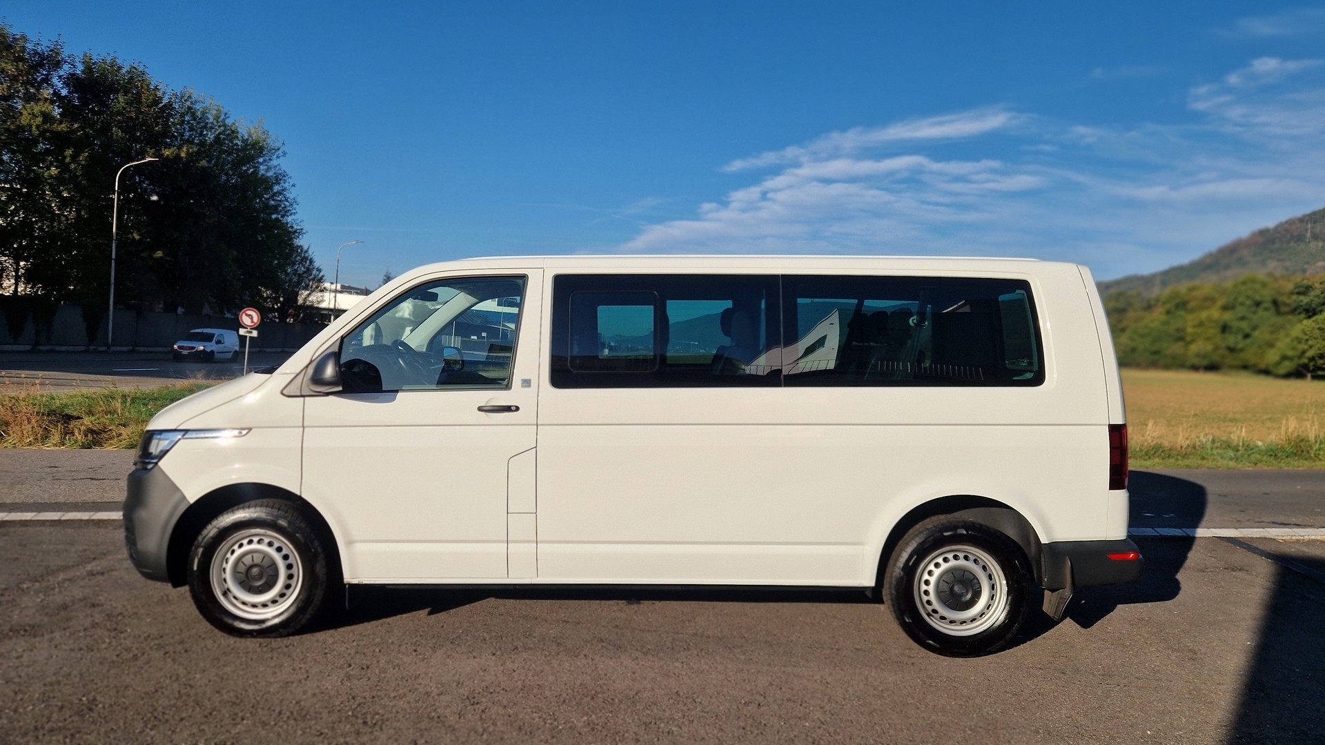 VW T6.1 3400 Langer Radstand 2.0 TDI DSG-image-2
