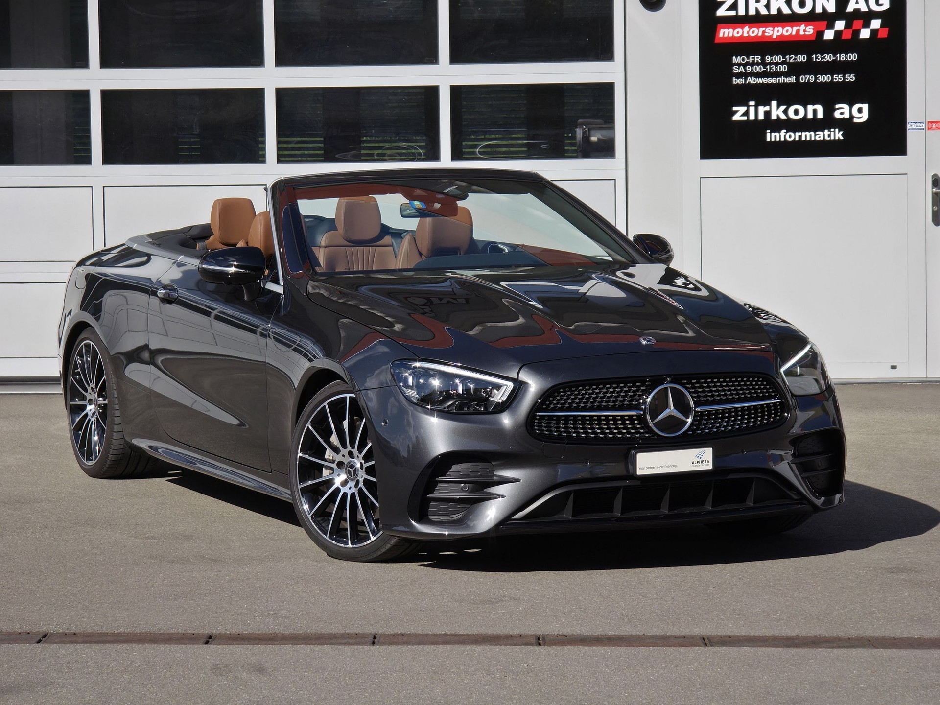 MERCEDES-BENZ E 450 Cabriolet 4Matic AMG Line 9G-Tronic-image-3