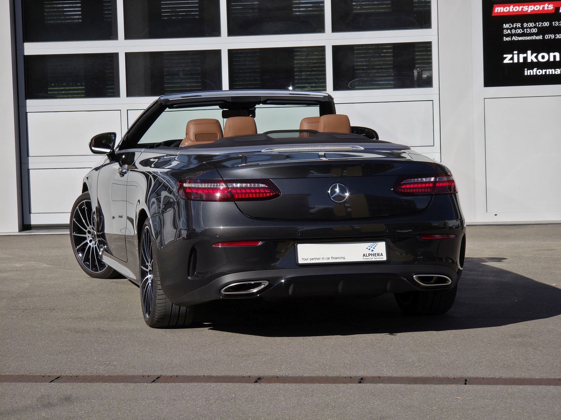 MERCEDES-BENZ E 450 Cabriolet 4Matic AMG Line 9G-Tronic-image-11