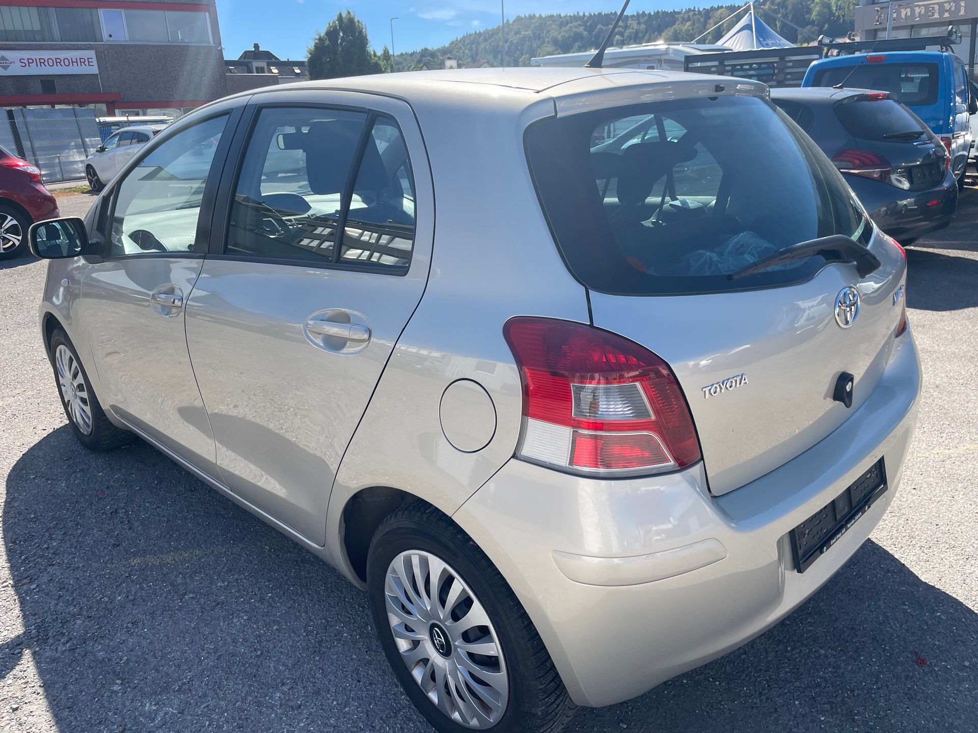 TOYOTA Yaris 1.33 Linea Sol-image-4