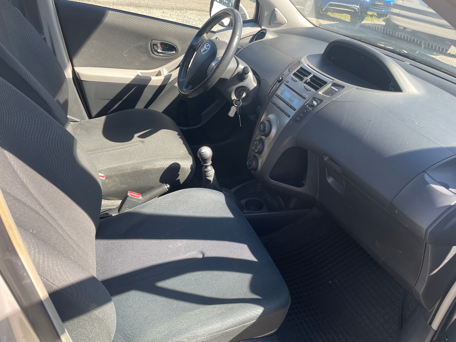 TOYOTA Yaris 1.33 Linea Sol-image-8
