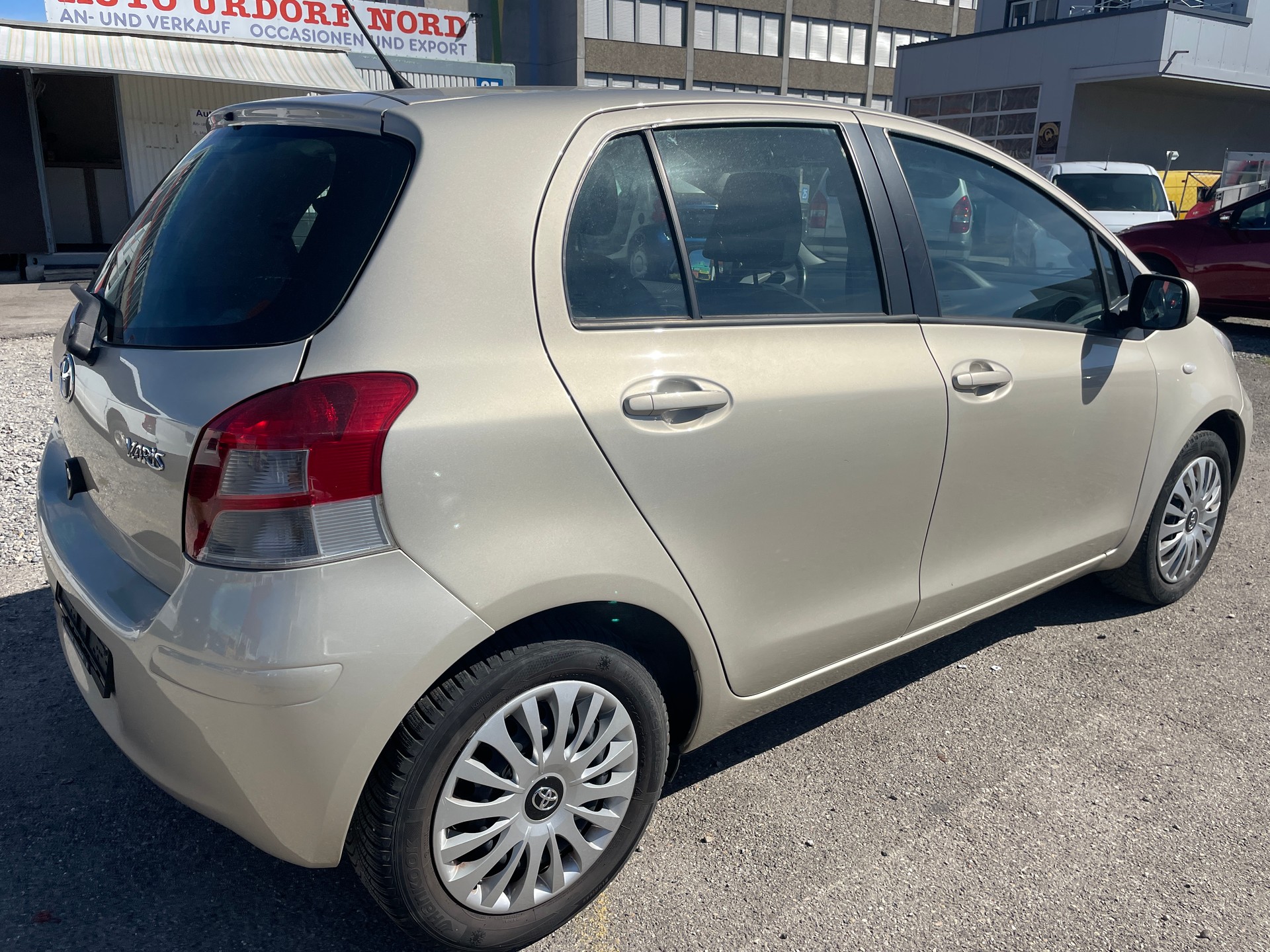 TOYOTA Yaris 1.33 Linea Sol-image-3