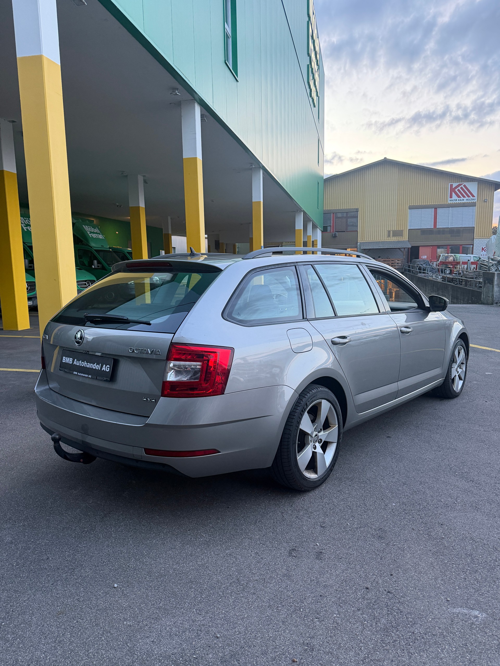 SKODA Octavia Combi 2.0 TDI Style 4x4-image-6