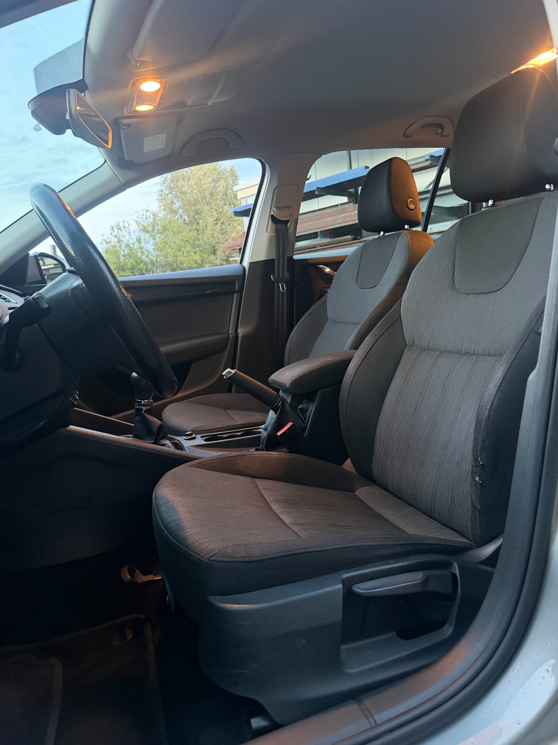 SKODA Octavia Combi 2.0 TDI Style 4x4-image-8