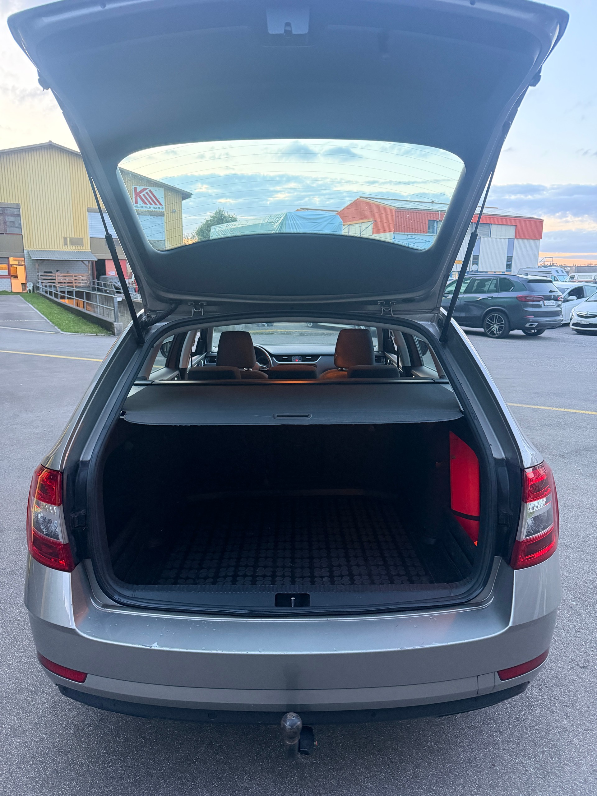 SKODA Octavia Combi 2.0 TDI Style 4x4-image-14