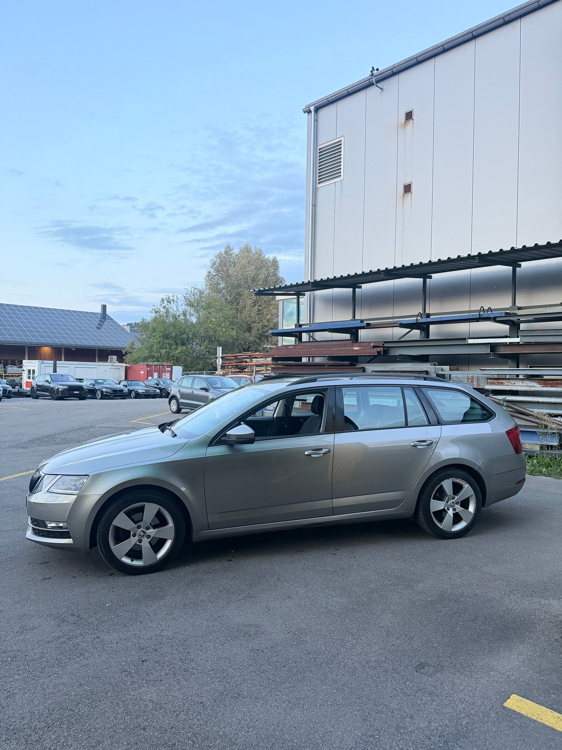 SKODA Octavia Combi 2.0 TDI Style 4x4-image-3