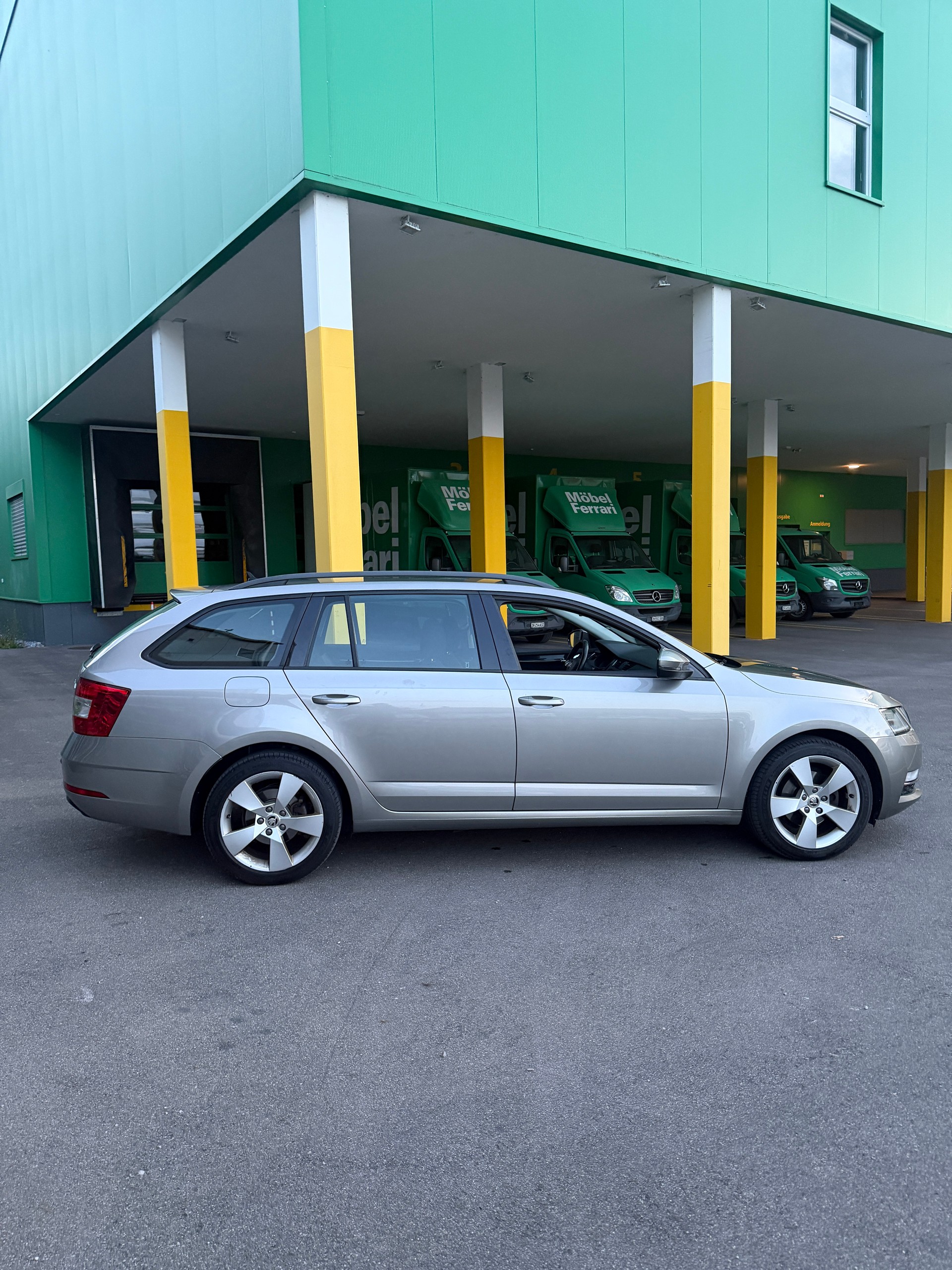 SKODA Octavia Combi 2.0 TDI Style 4x4-image-7