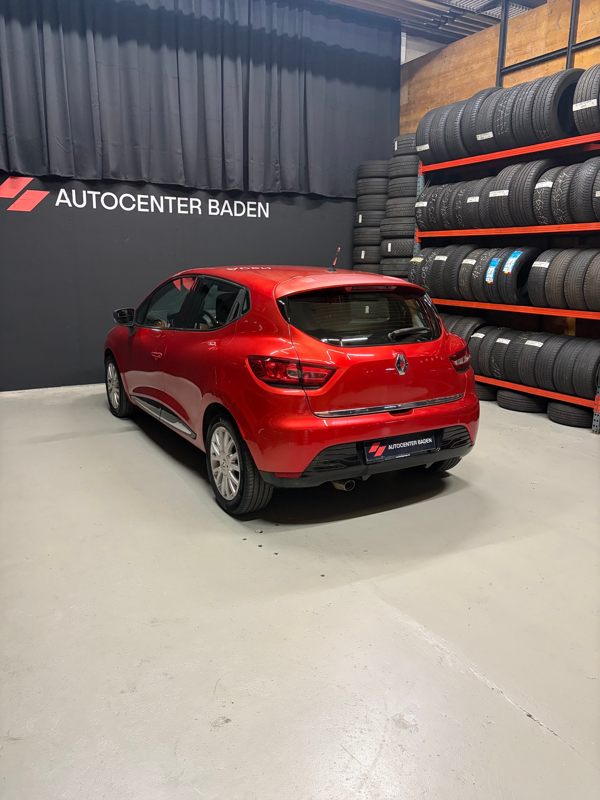 RENAULT Clio Grandtour 1.5 dCi Swiss Edition-image-4