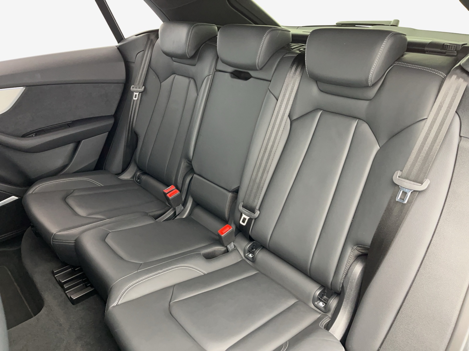 AUDI Q8 SUV TFSI e quattro 290 kW Attraction tiptronic-image-11