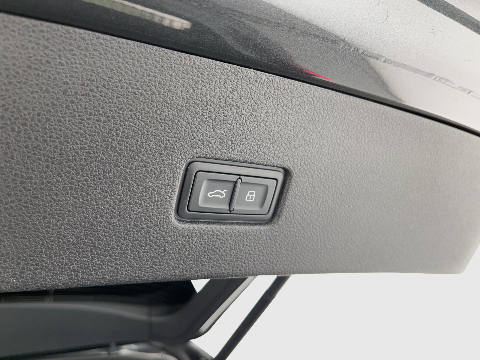 AUDI Q8 SUV TFSI e quattro 290 kW Attraction tiptronic-image-13