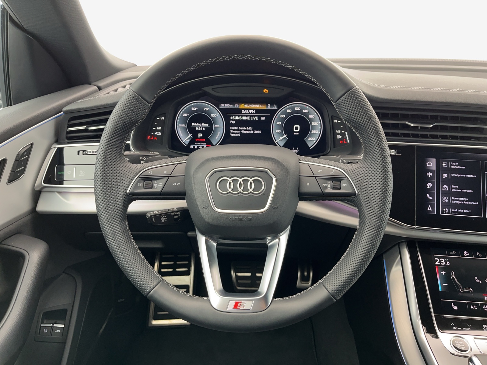 AUDI Q8 SUV TFSI e quattro 290 kW Attraction tiptronic-image-9