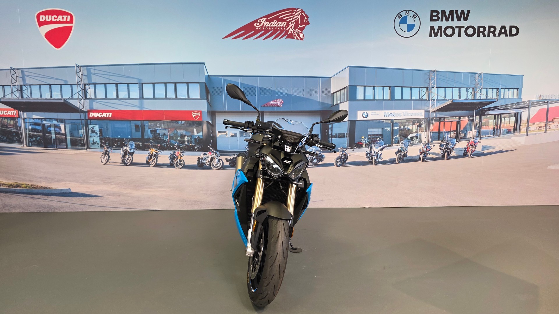 BMW S 1000 R-showroom-element-1