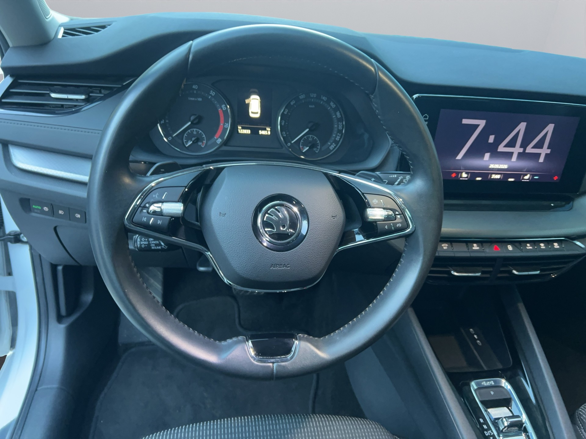 SKODA Octavia Combi 2.0 TSI Ambition DSG 4x4-image-10