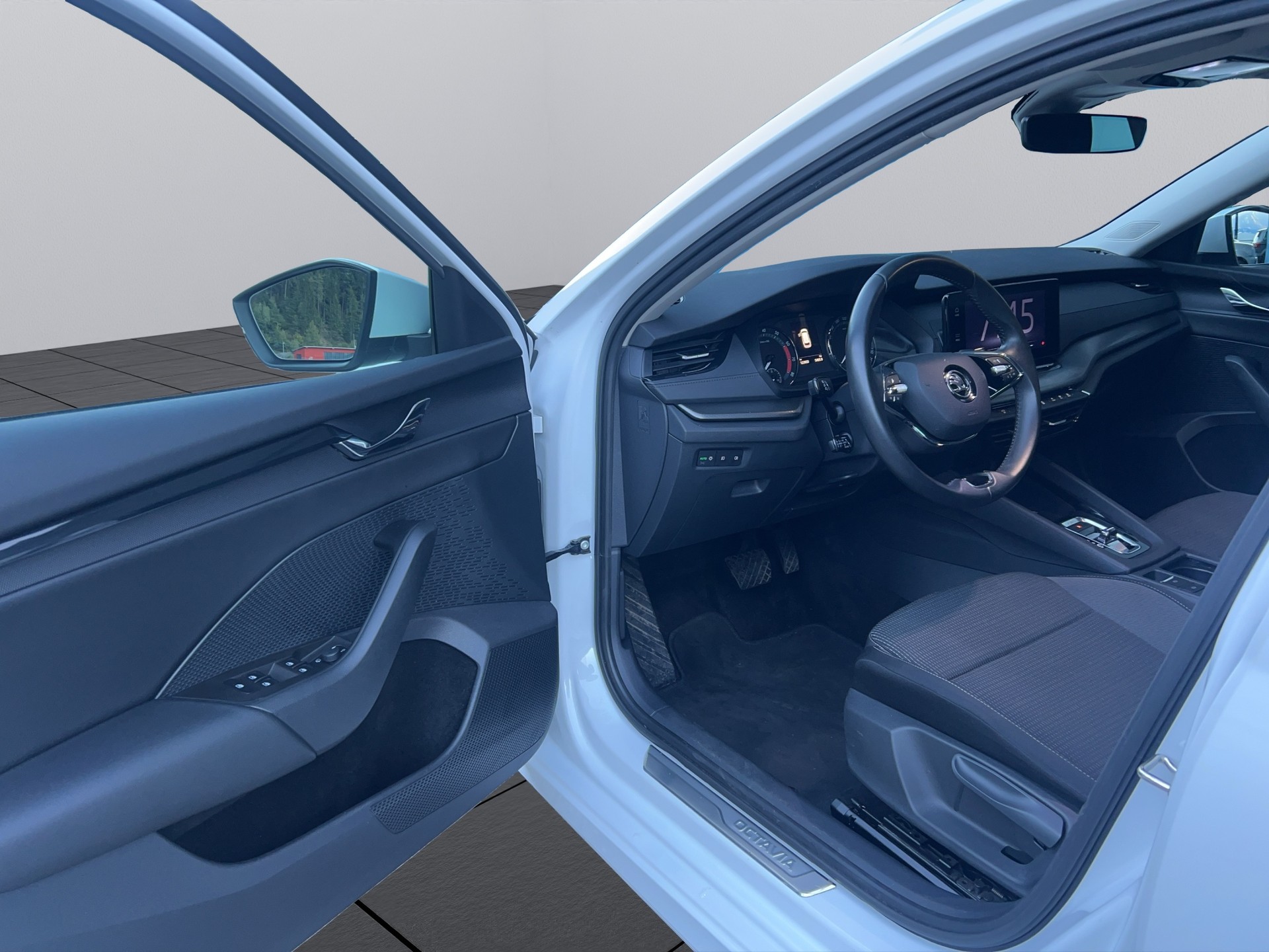 SKODA Octavia Combi 2.0 TSI Ambition DSG 4x4-image-13