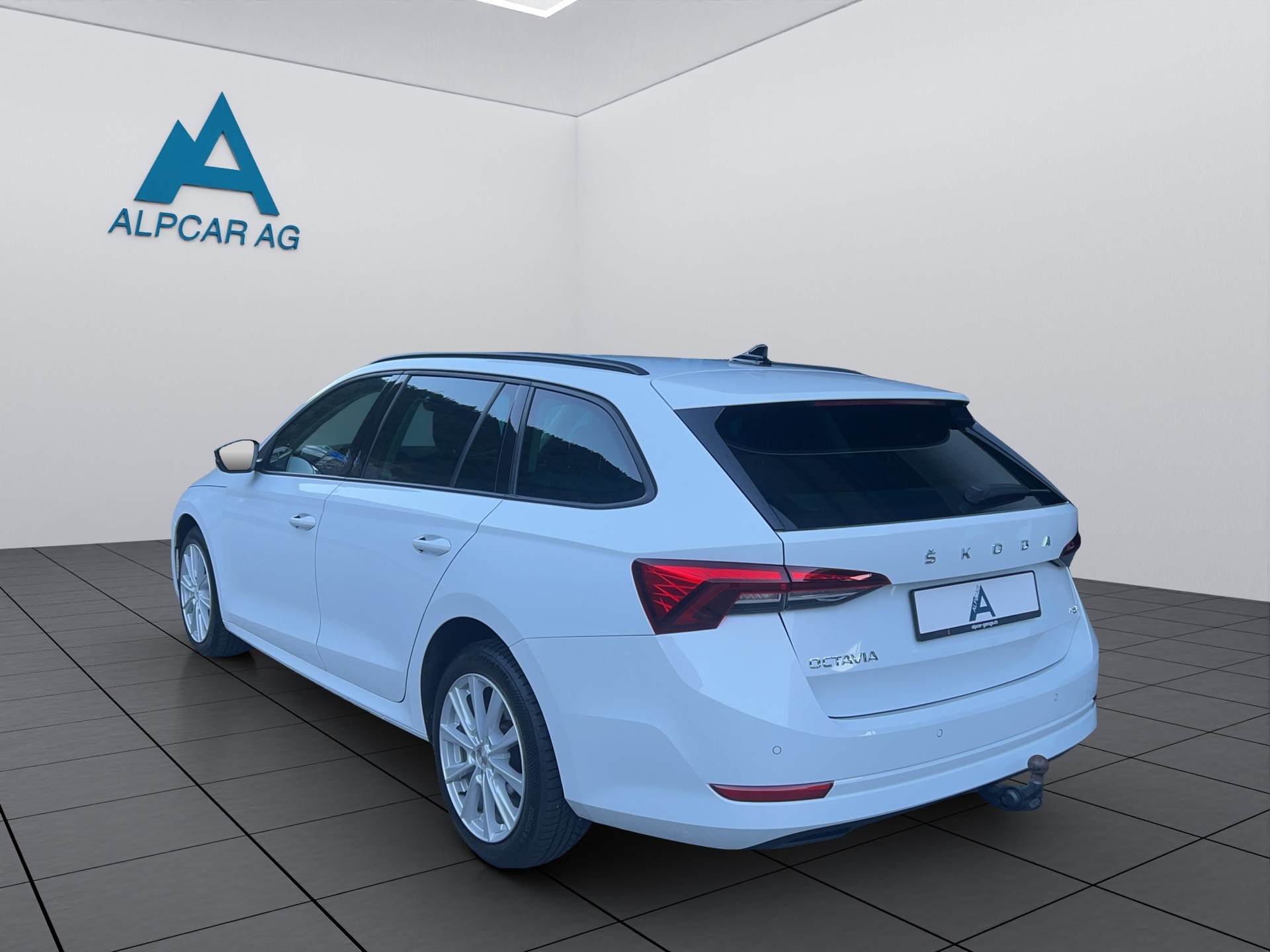 SKODA Octavia Combi 2.0 TSI Ambition DSG 4x4-image-4