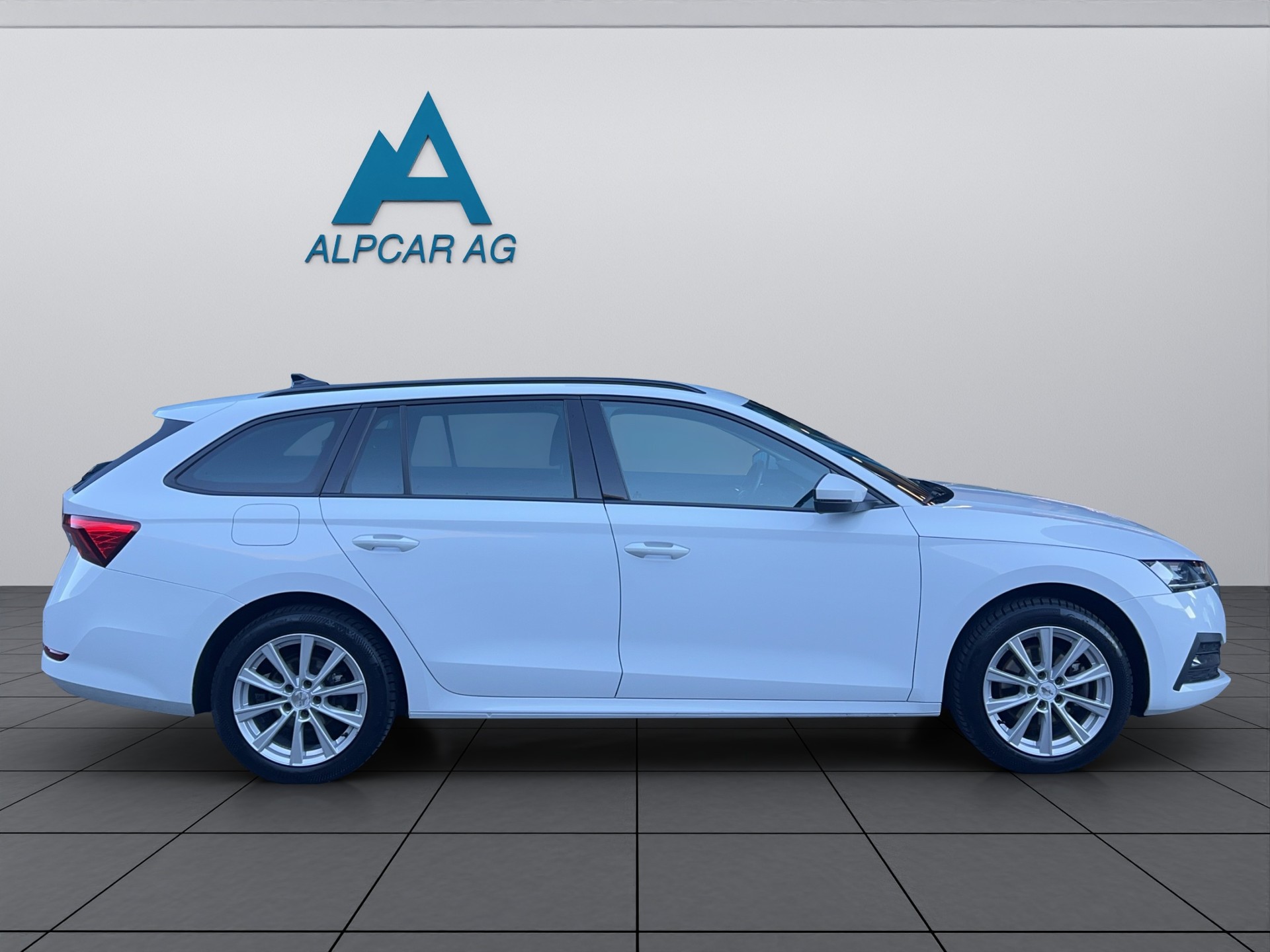 SKODA Octavia Combi 2.0 TSI Ambition DSG 4x4-image-7