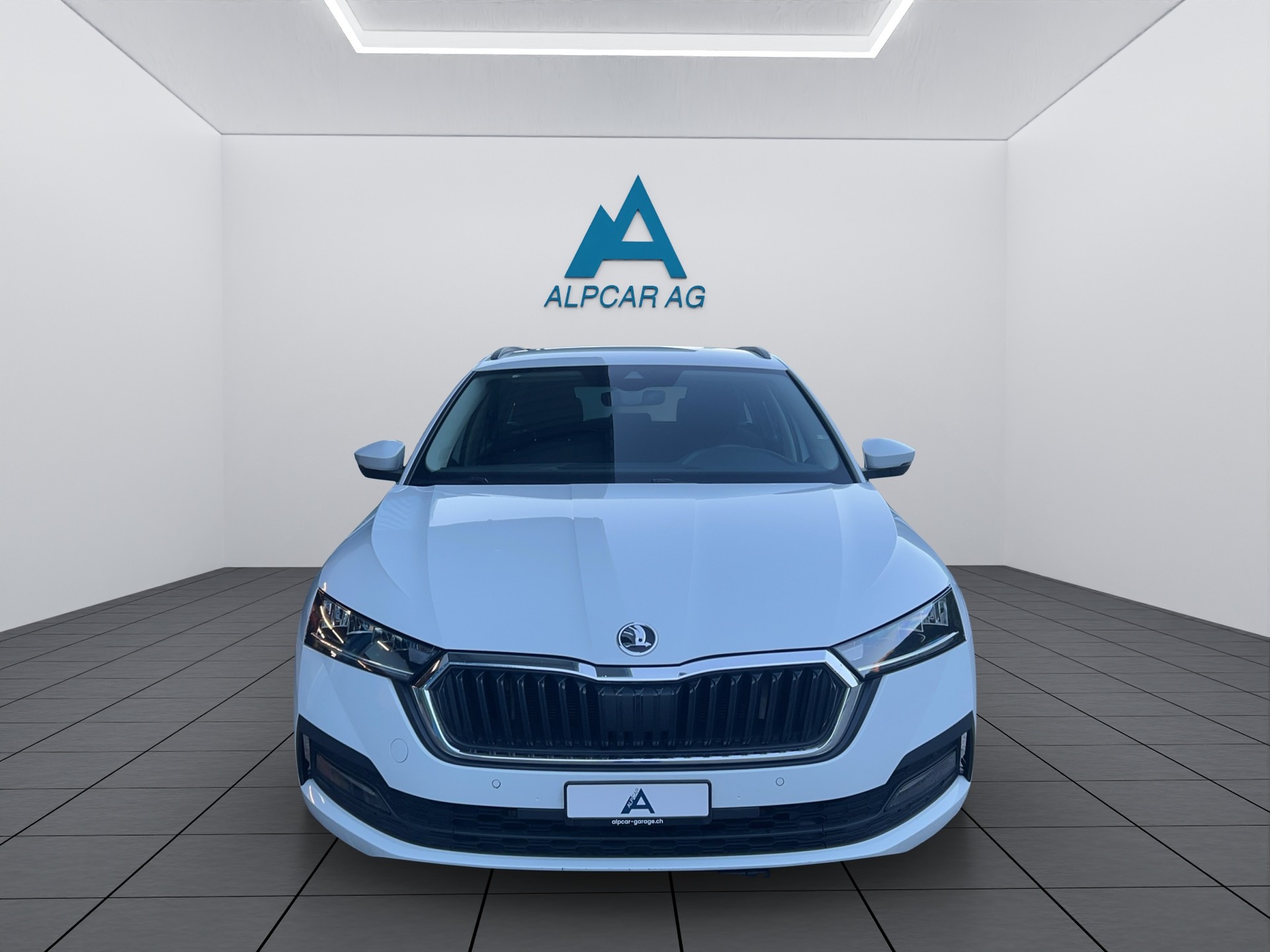 SKODA Octavia Combi 2.0 TSI Ambition DSG 4x4-image-1