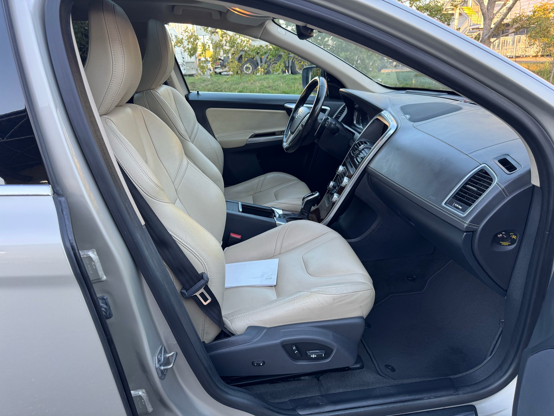 VOLVO XC60 D5 AWD Summum Geartronic-image-11
