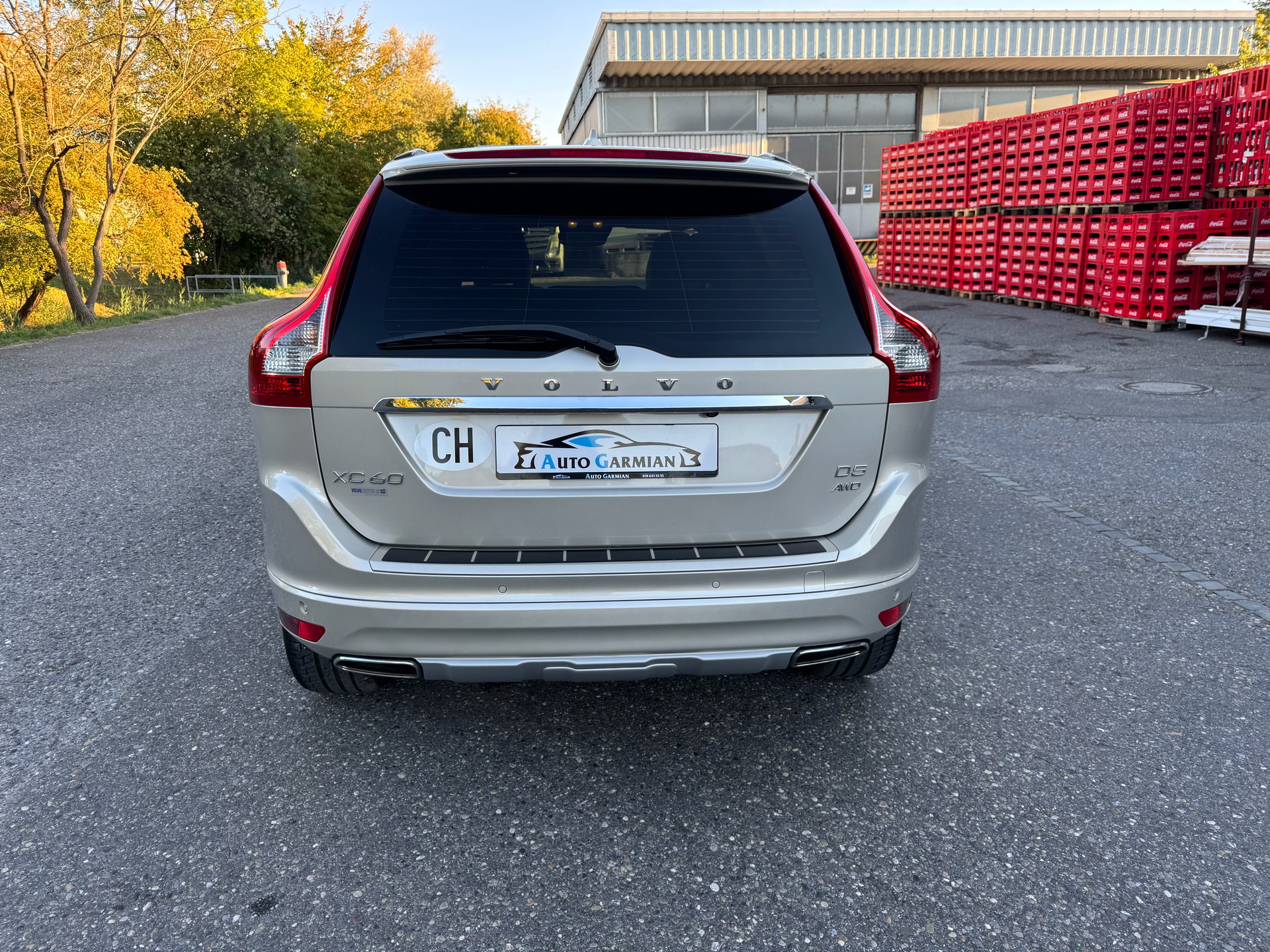 VOLVO XC60 D5 AWD Summum Geartronic-image-3