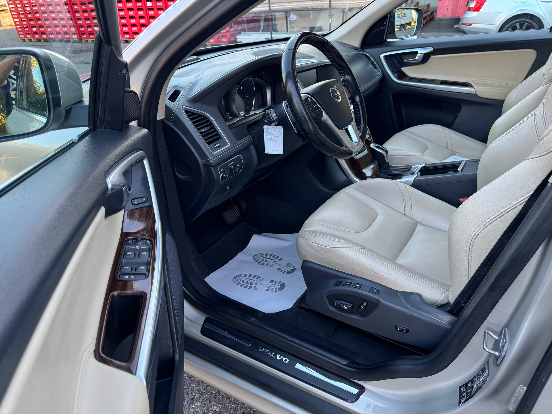 VOLVO XC60 D5 AWD Summum Geartronic-image-15