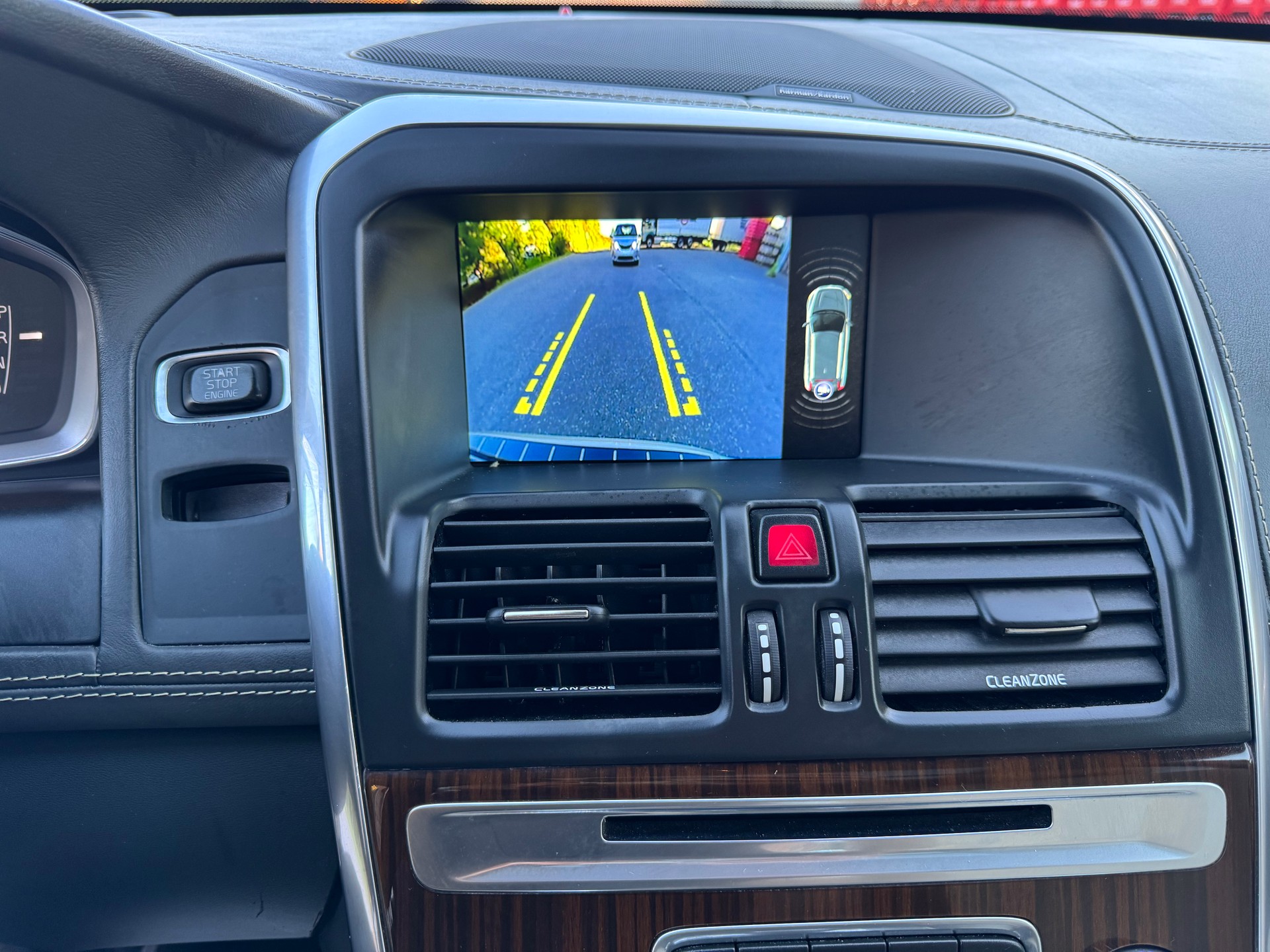VOLVO XC60 D5 AWD Summum Geartronic-image-27