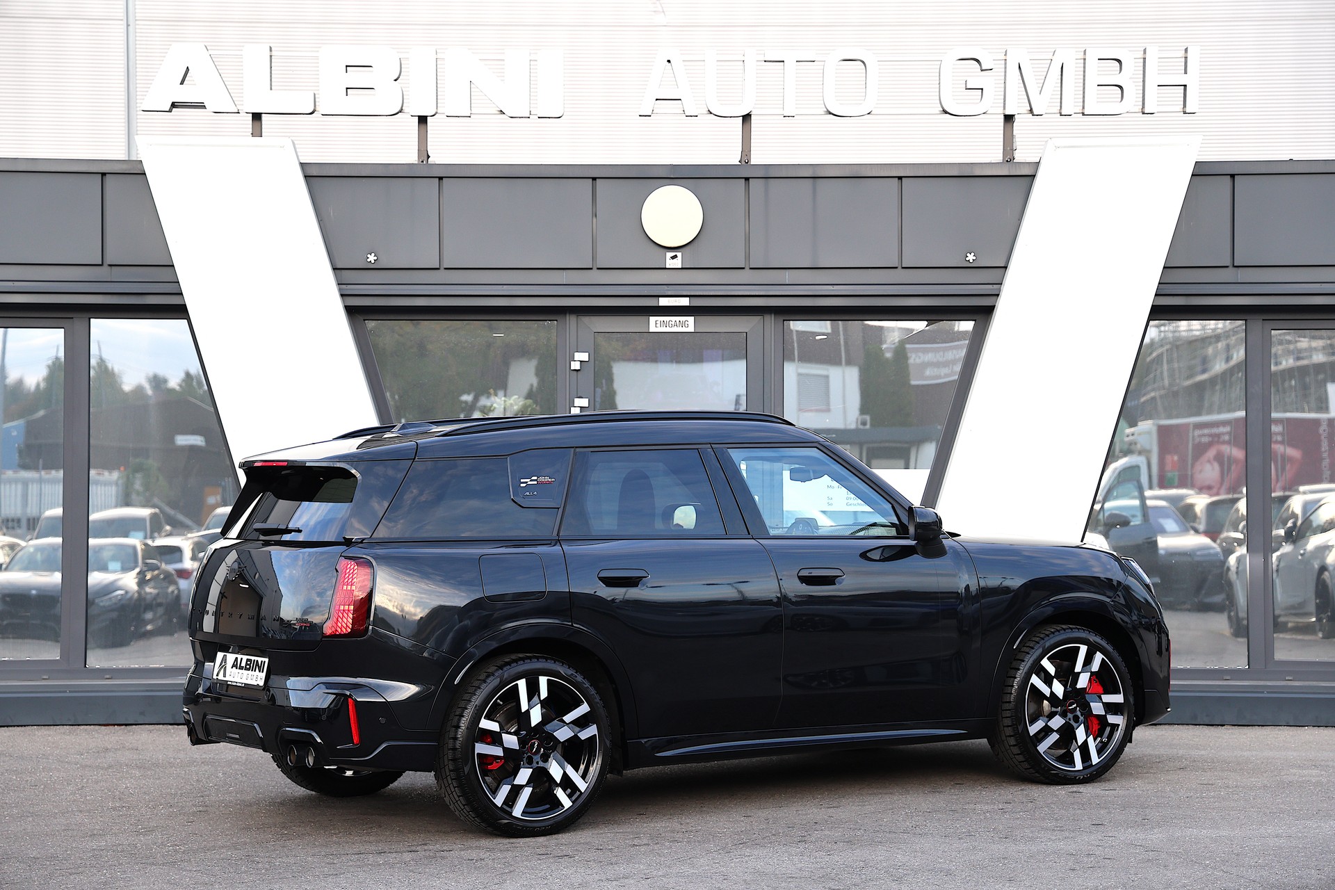 MINI Countryman U25 2.0i John Cooper Works ALL4-showroom-element-2