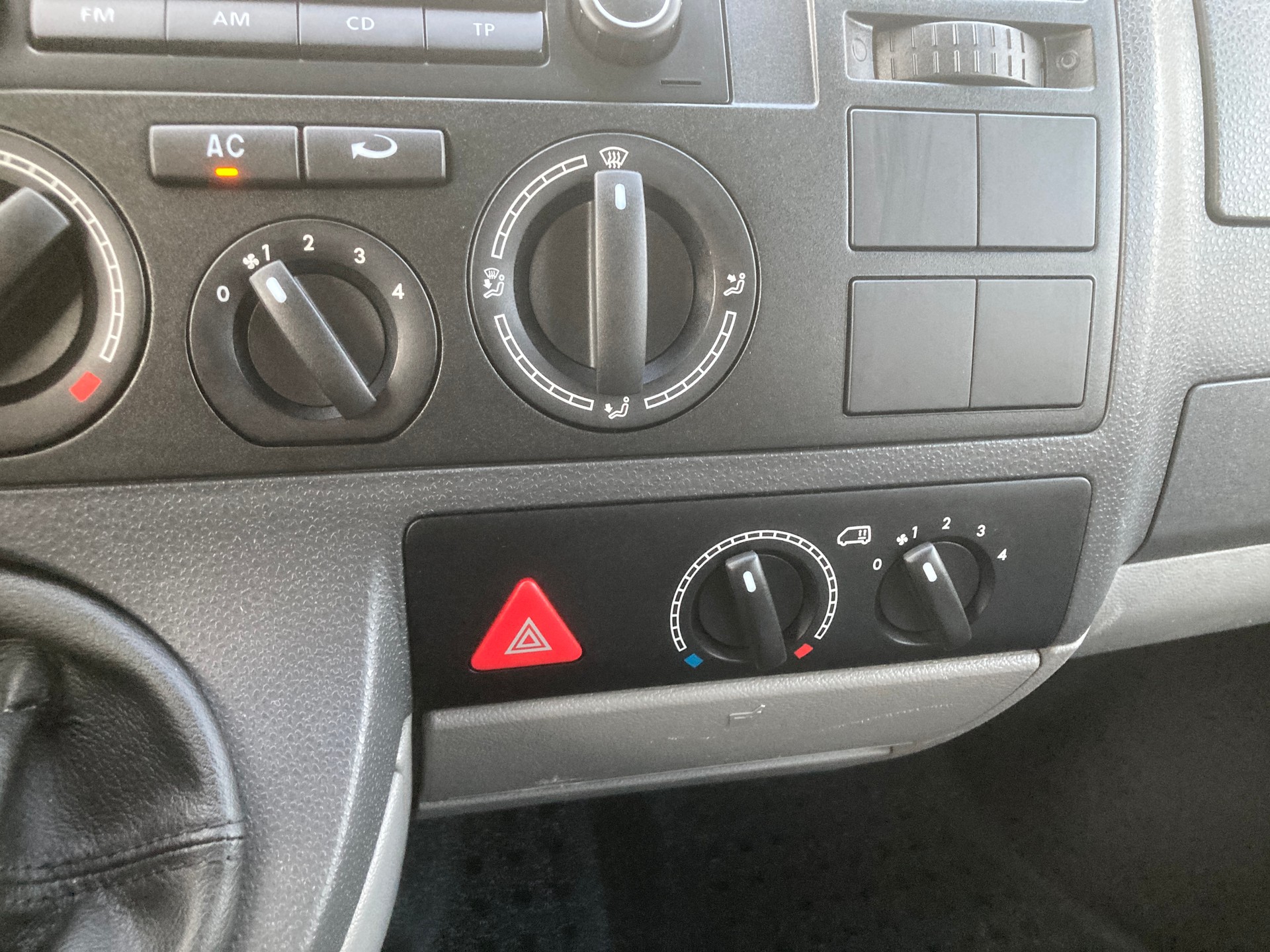 VW T5 2.5 TDI PD 4MOTION 8 mit Standheizung-image-12