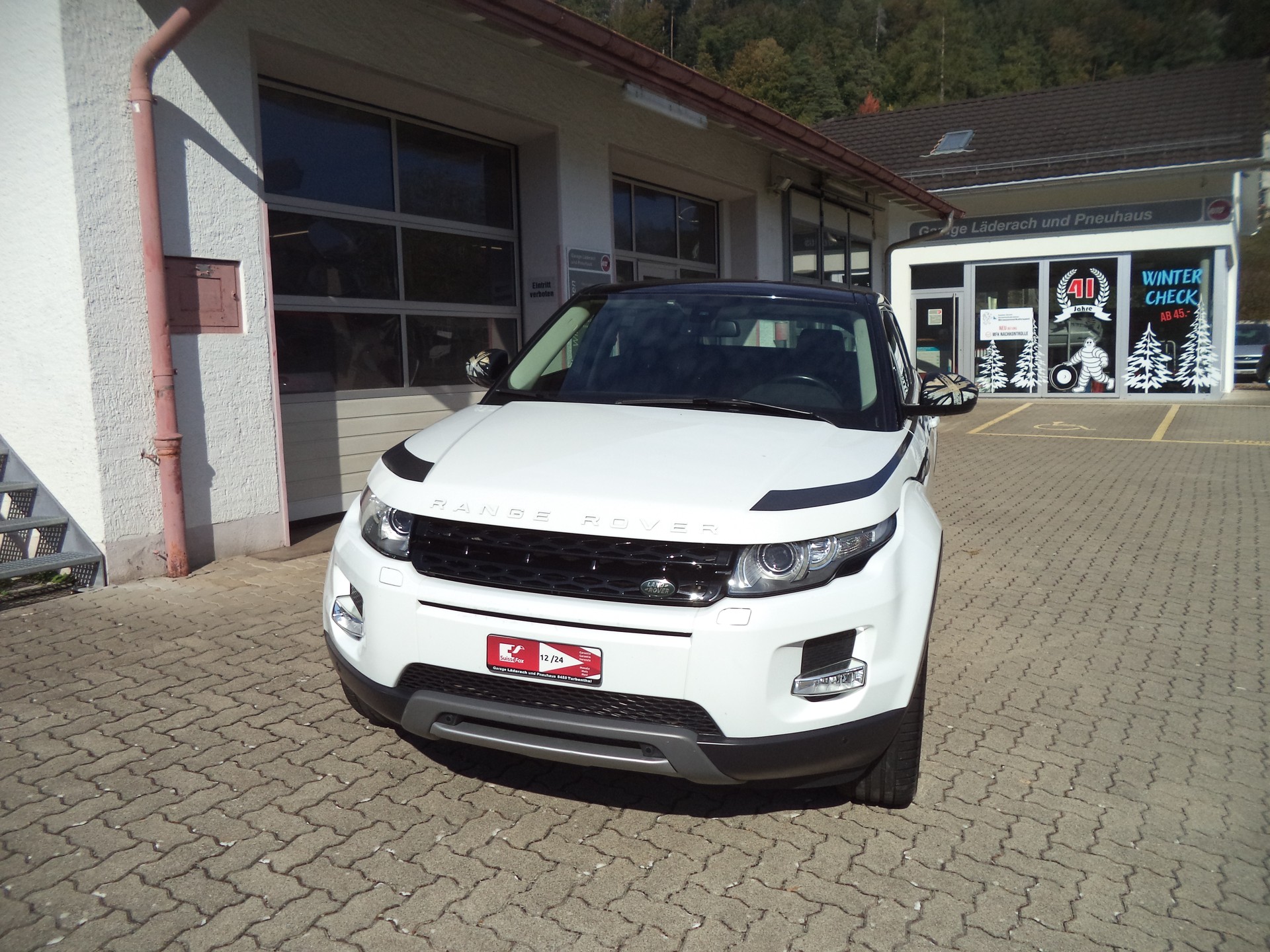 LAND ROVER Range Rover Evoque 2.2 TD4 Dynamic AT9-image-0