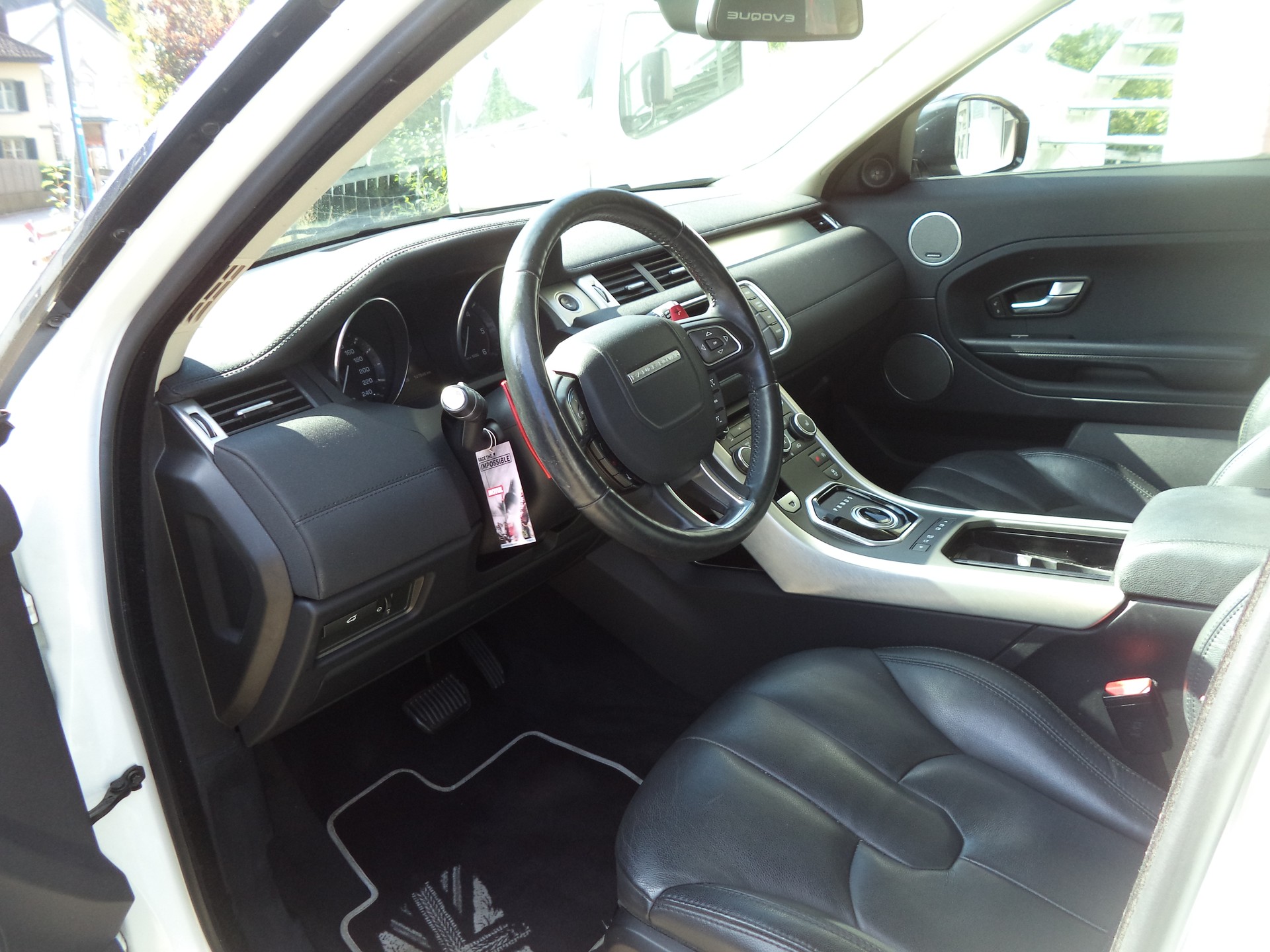 LAND ROVER Range Rover Evoque 2.2 TD4 Dynamic AT9-image-10