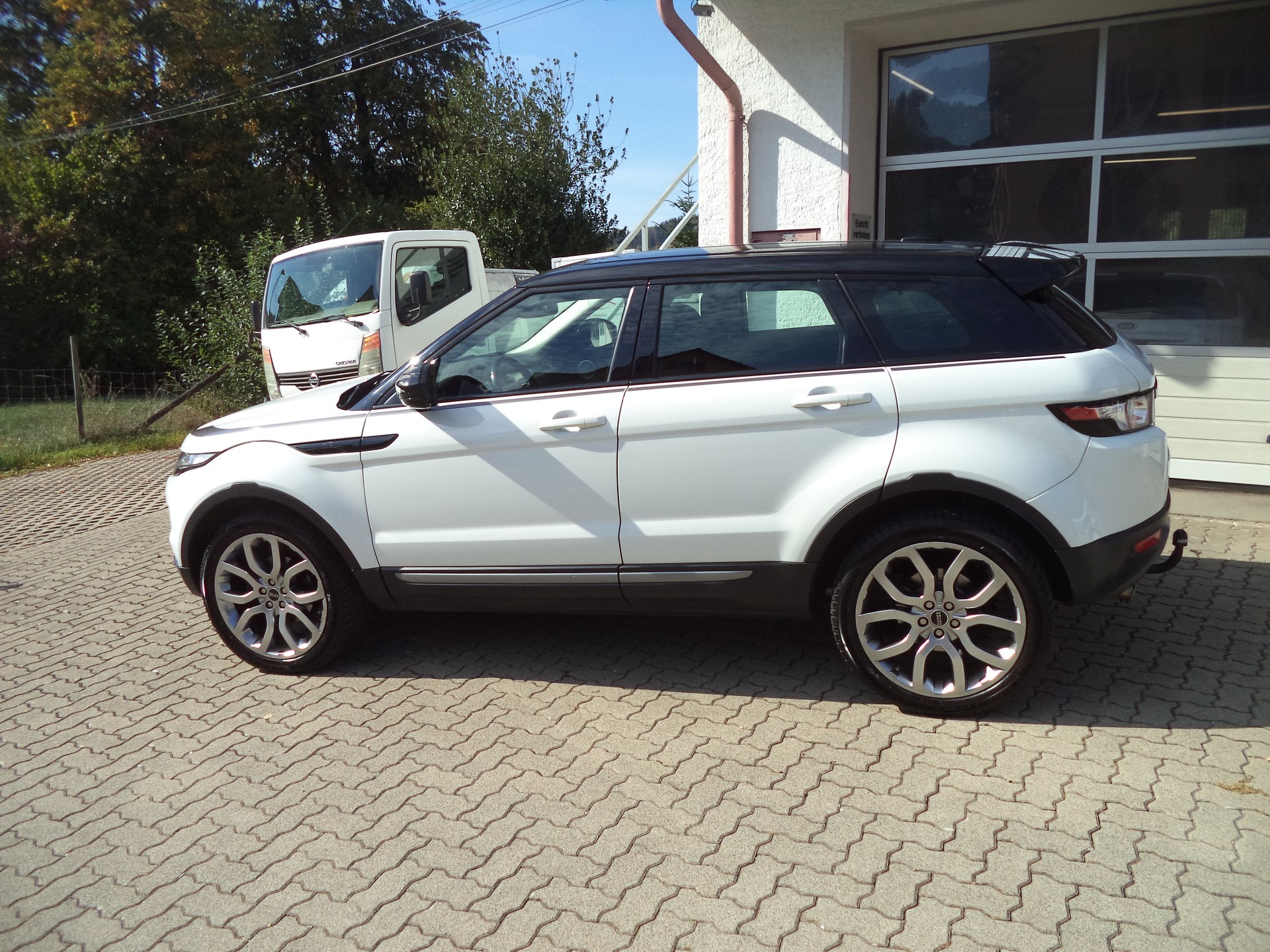 LAND ROVER Range Rover Evoque 2.2 TD4 Dynamic AT9-image-3