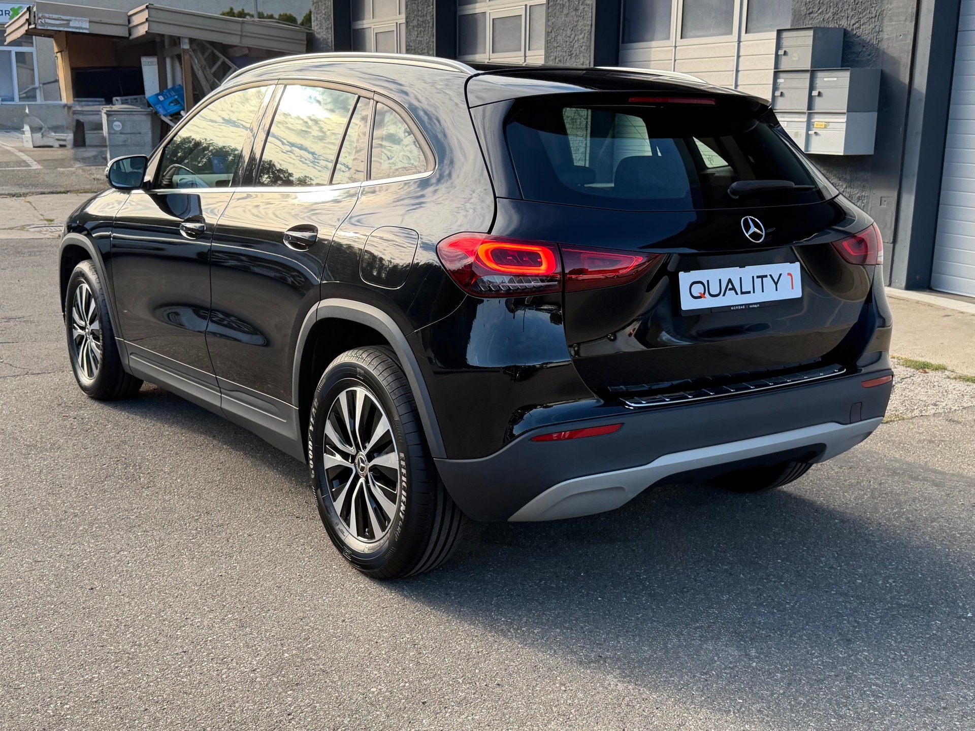 MERCEDES-BENZ GLA 200d 4Matic Style 8G-DCT-image-5