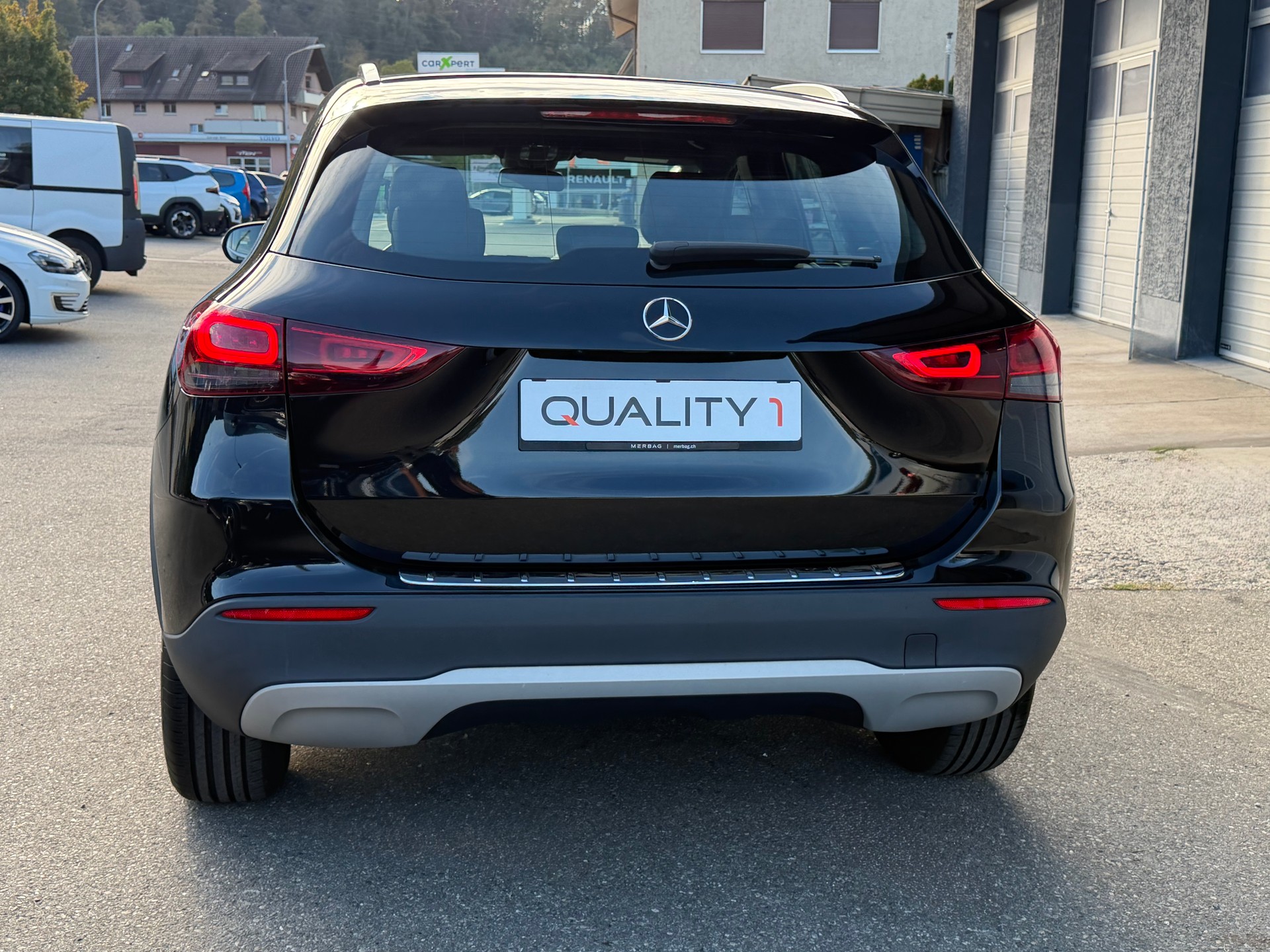 MERCEDES-BENZ GLA 200d 4Matic Style 8G-DCT-image-6
