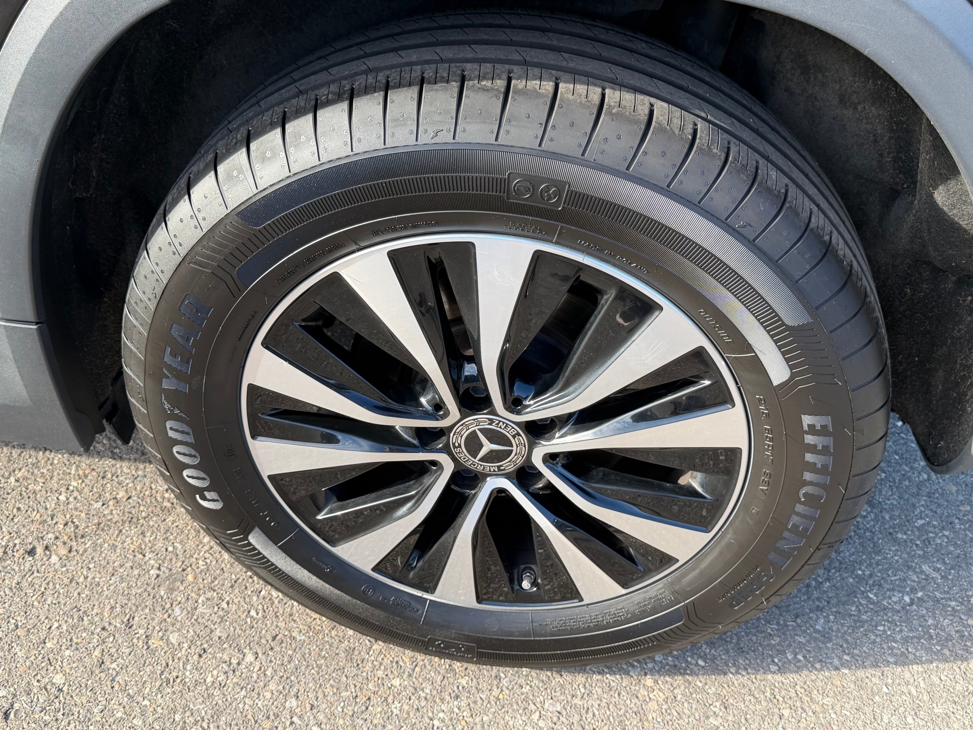 MERCEDES-BENZ GLA 200d 4Matic Style 8G-DCT-image-15