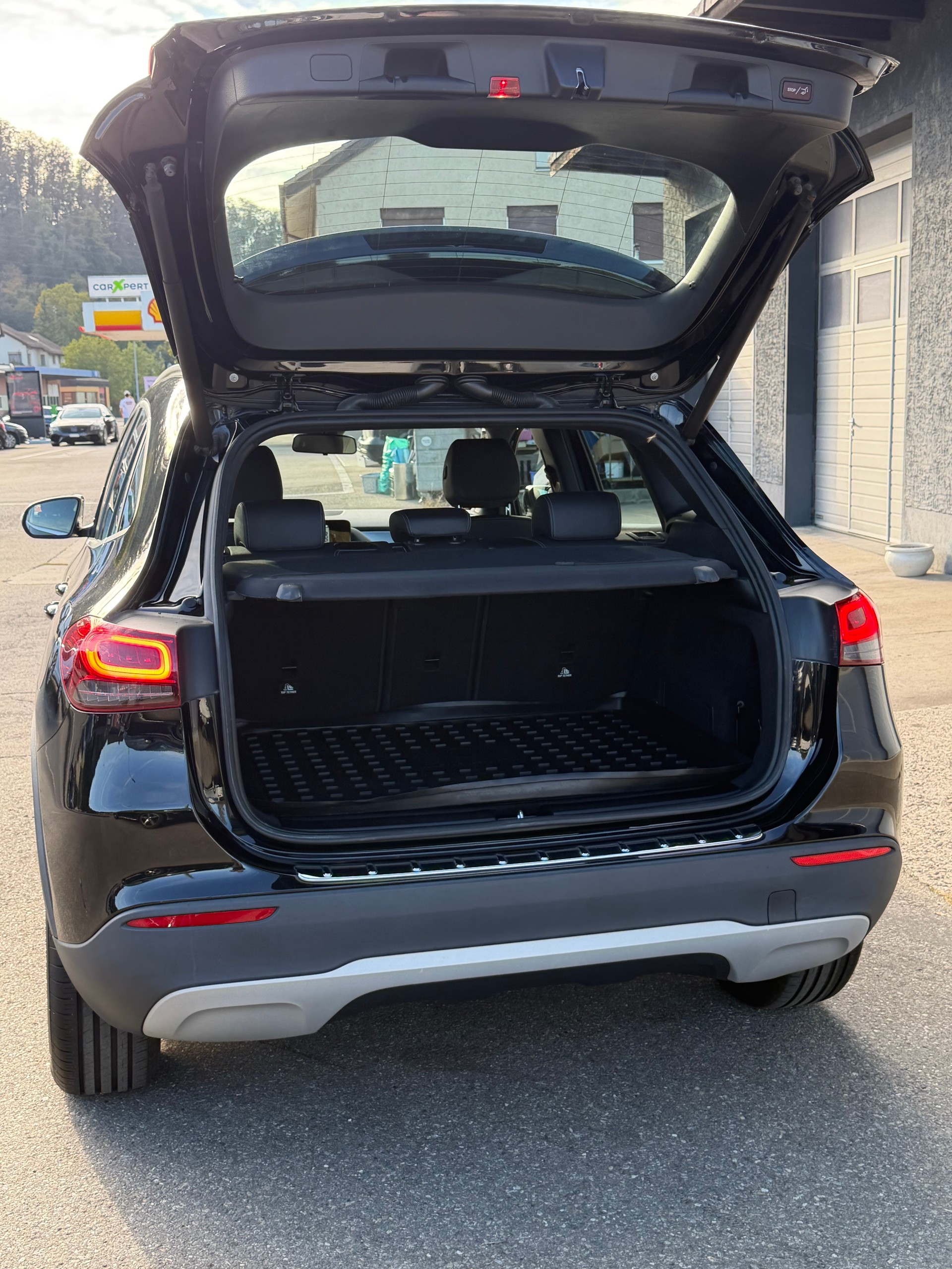 MERCEDES-BENZ GLA 200d 4Matic Style 8G-DCT-image-7