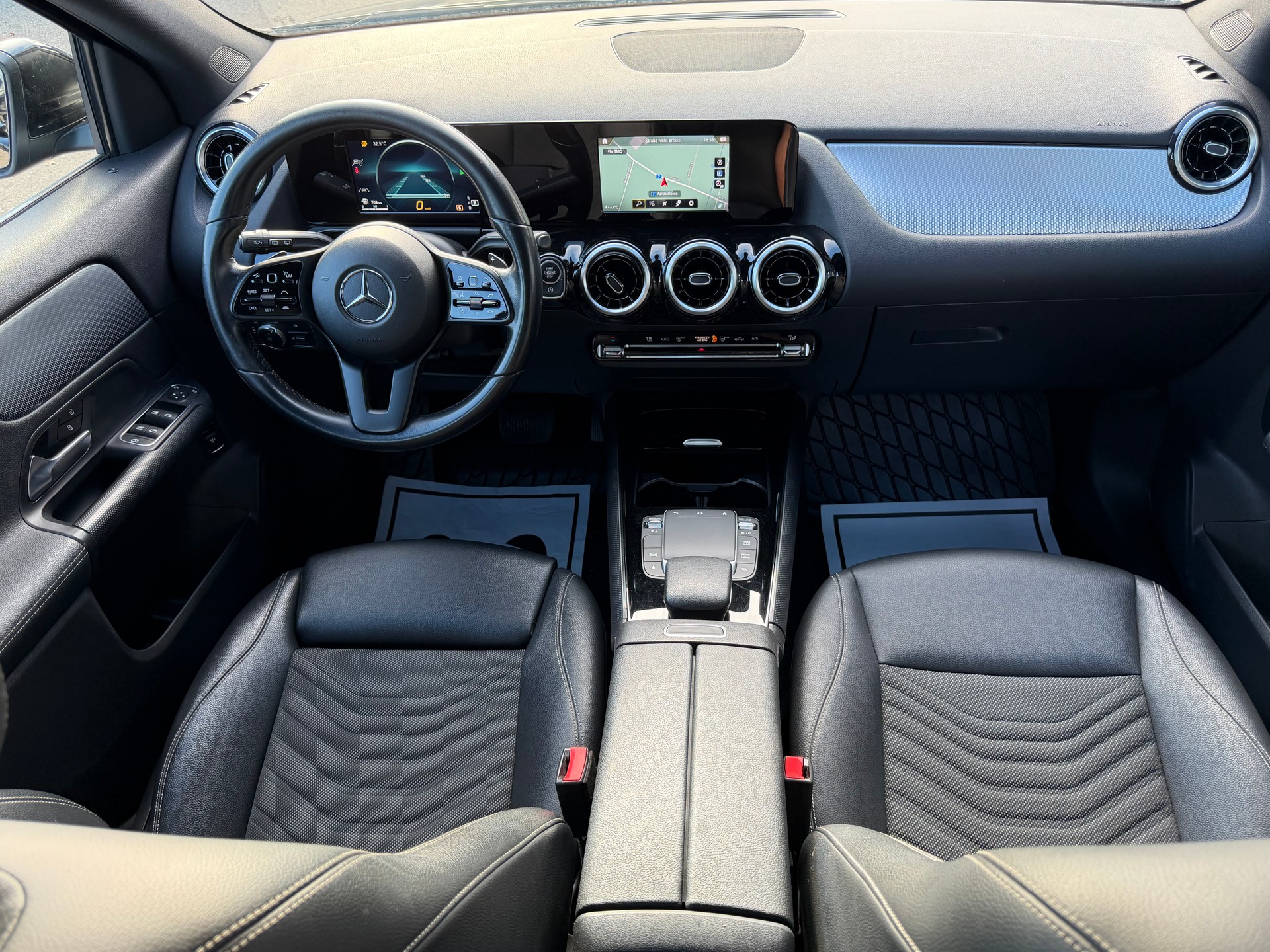 MERCEDES-BENZ GLA 200d 4Matic Style 8G-DCT-image-9