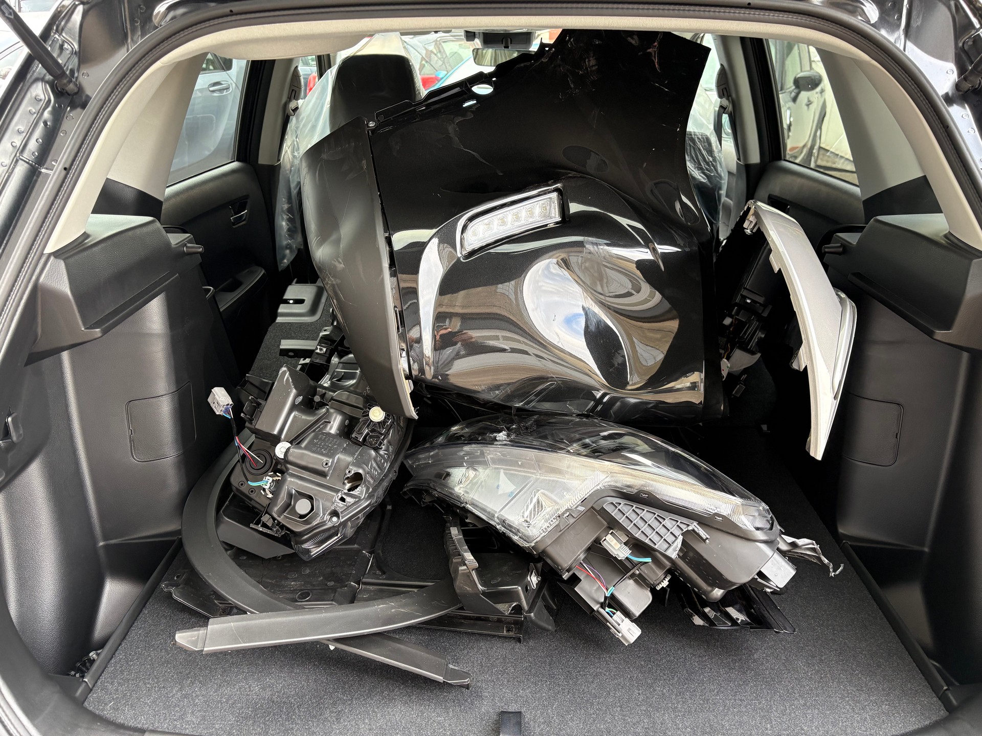 SUZUKI Vitara 1.4 Boosterjet Compact + 4x4 Hybrid Automatic-image-9
