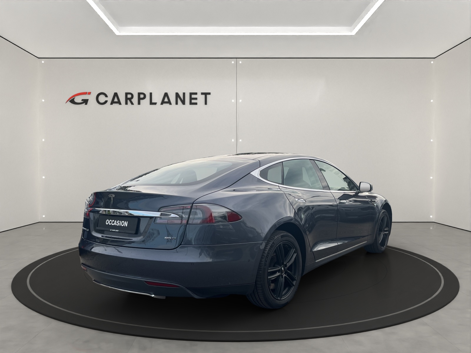 TESLA Model S 85 D-image-6