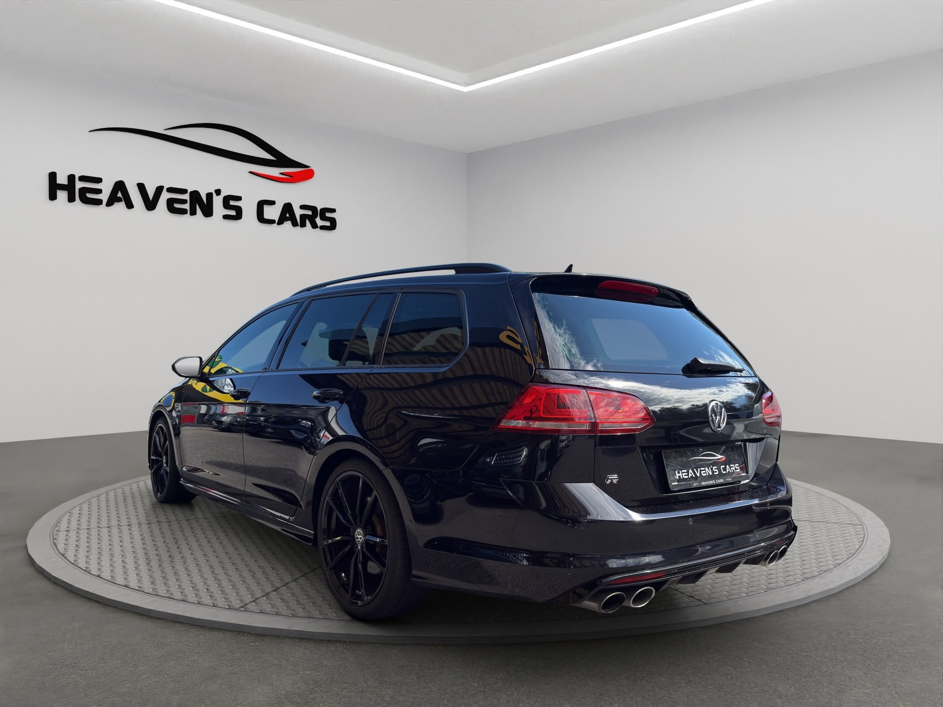 VW Golf Variant 2.0 TSI R 4 Motion DSG-image-2