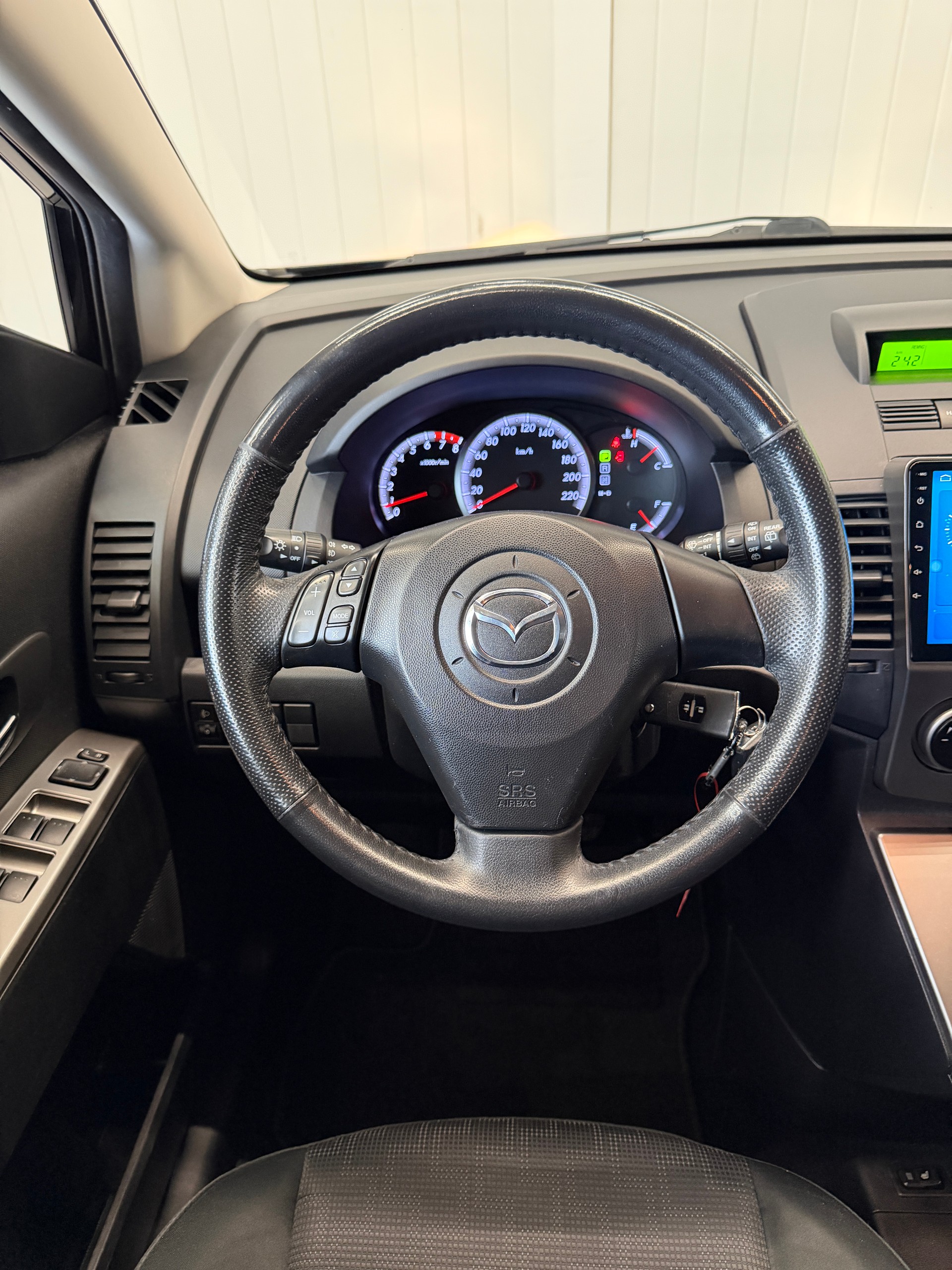 MAZDA 5 2.0 16V Automatic - 7 Plätze - Carplay Navi-image-18