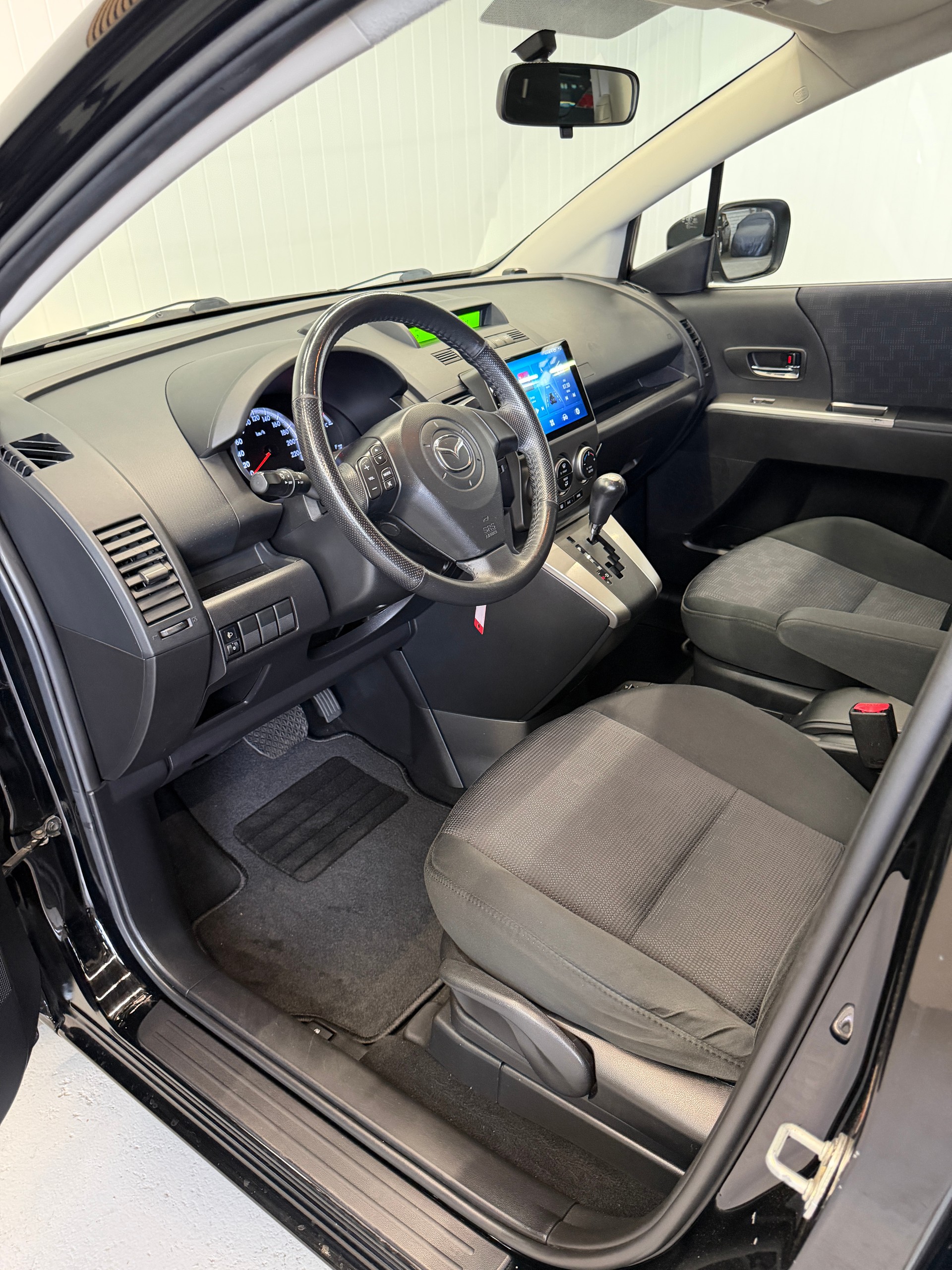 MAZDA 5 2.0 16V Automatic - 7 Plätze - Carplay Navi-image-8