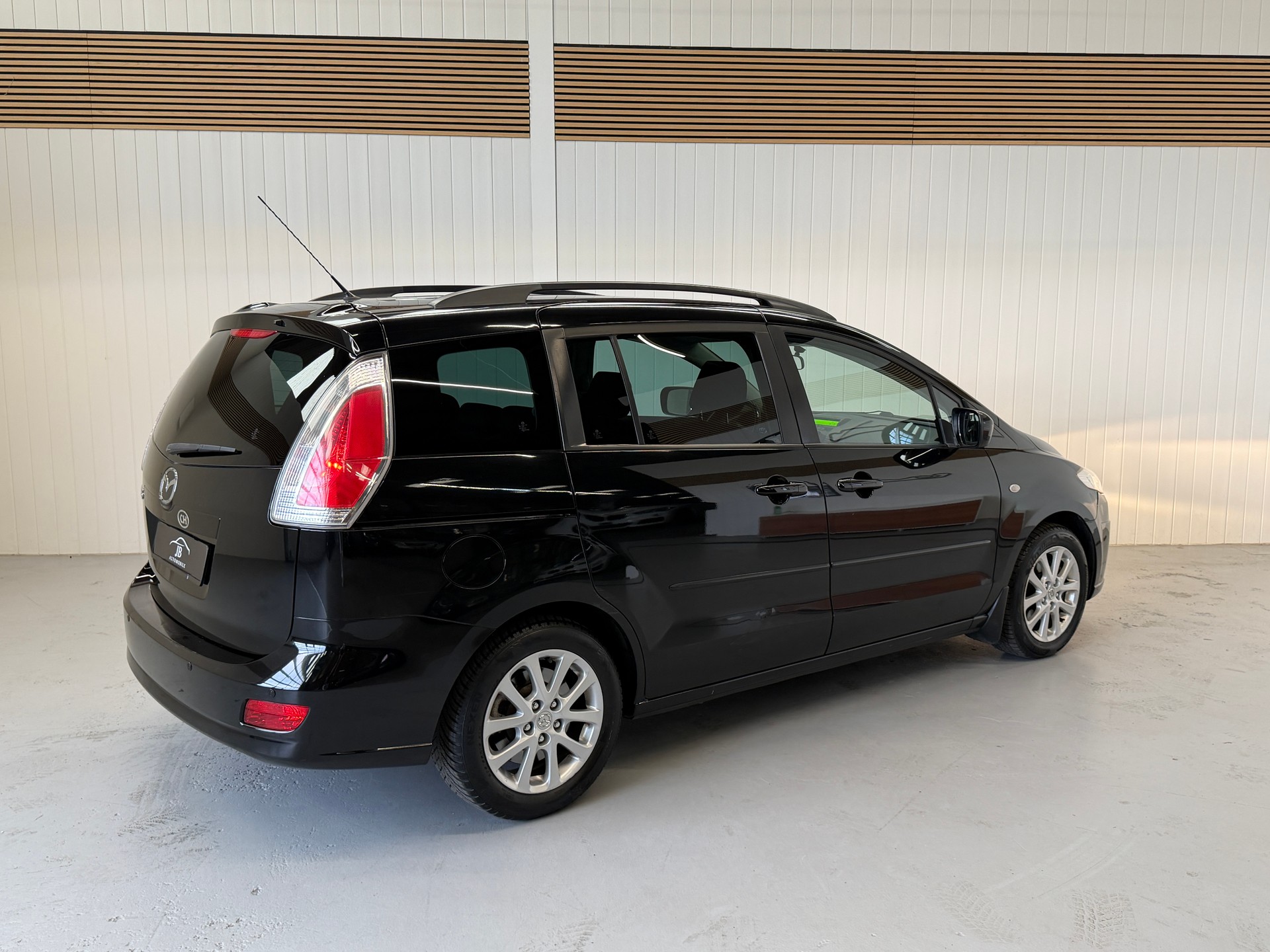 MAZDA 5 2.0 16V Automatic - 7 Plätze - Carplay Navi-image-4