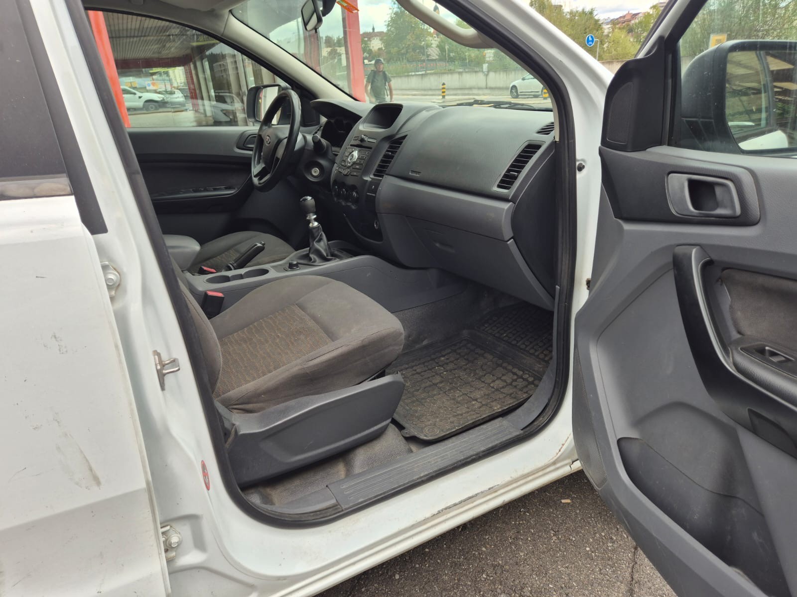 FORD Ranger XLT 2.2 TDCi 4x4-image-4