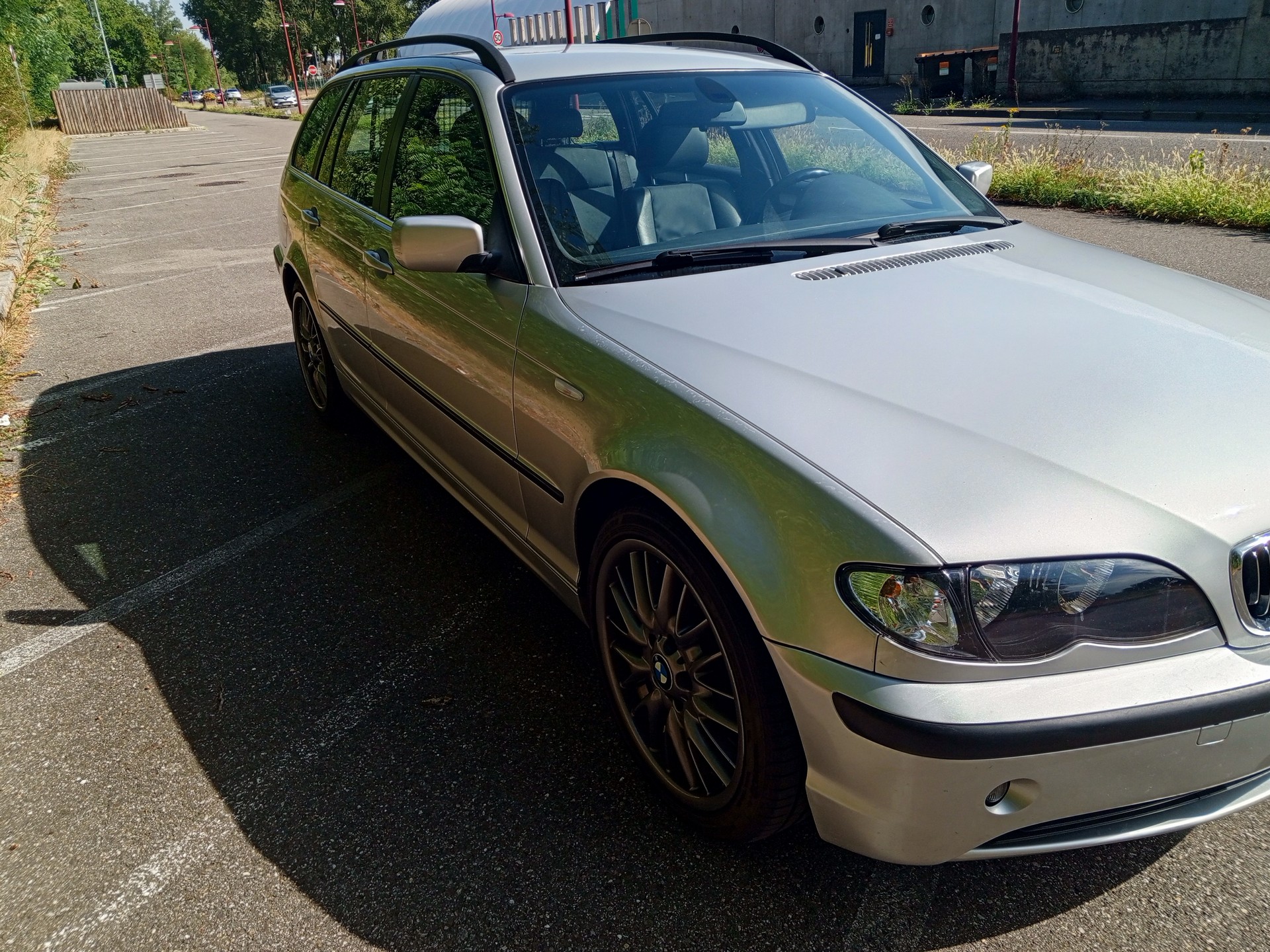 BMW Touring-image-1