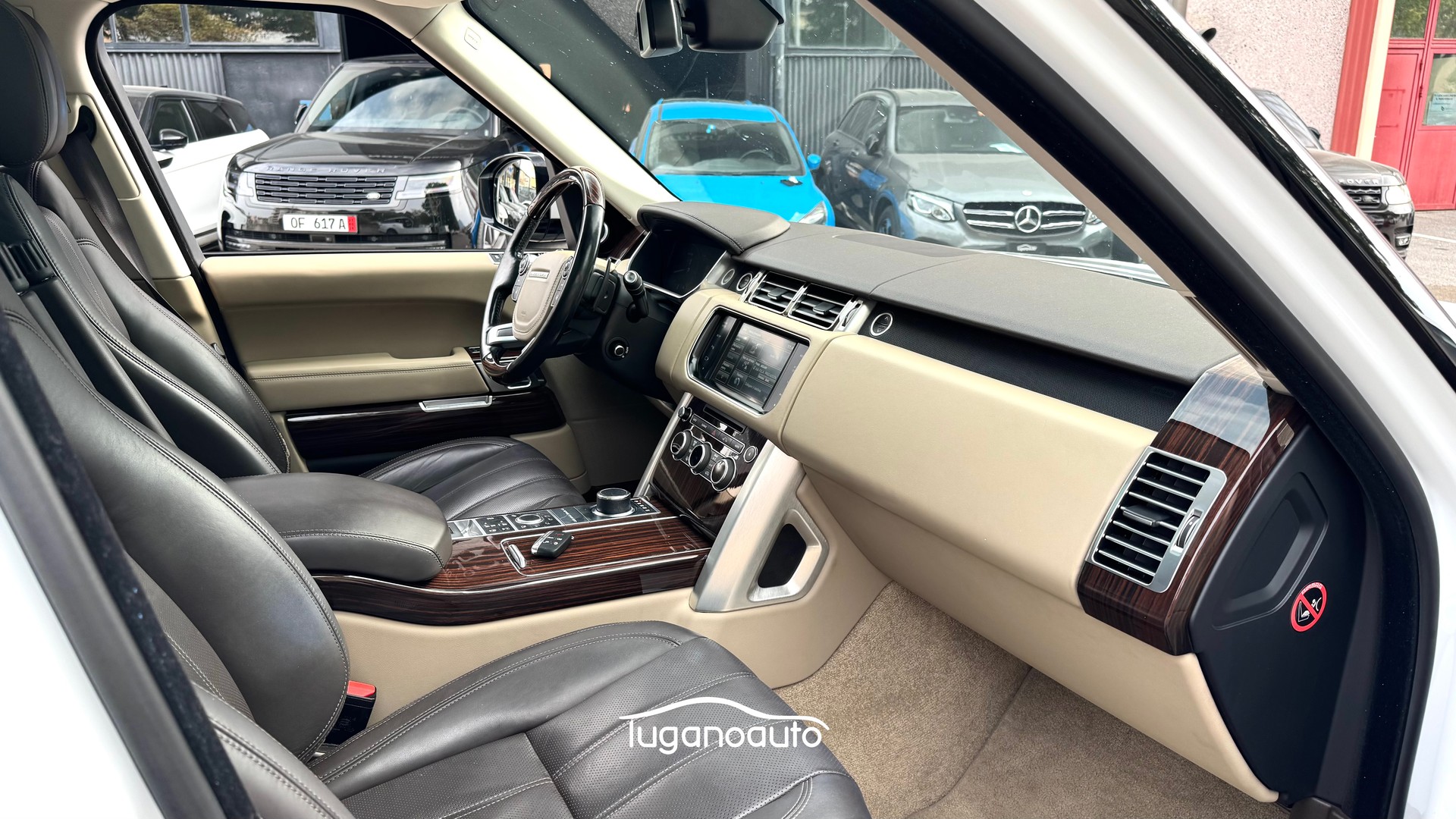 LAND ROVER Range Rover 3.0 TDV6 HSE Automatic-image-15