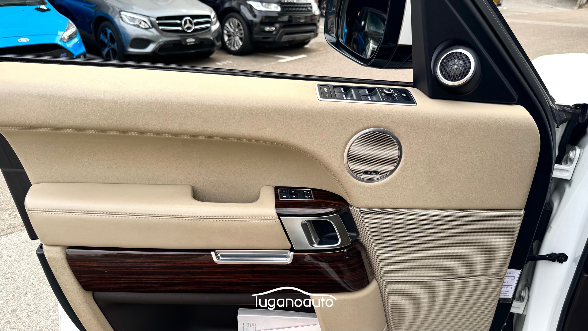 LAND ROVER Range Rover 3.0 TDV6 HSE Automatic-image-10