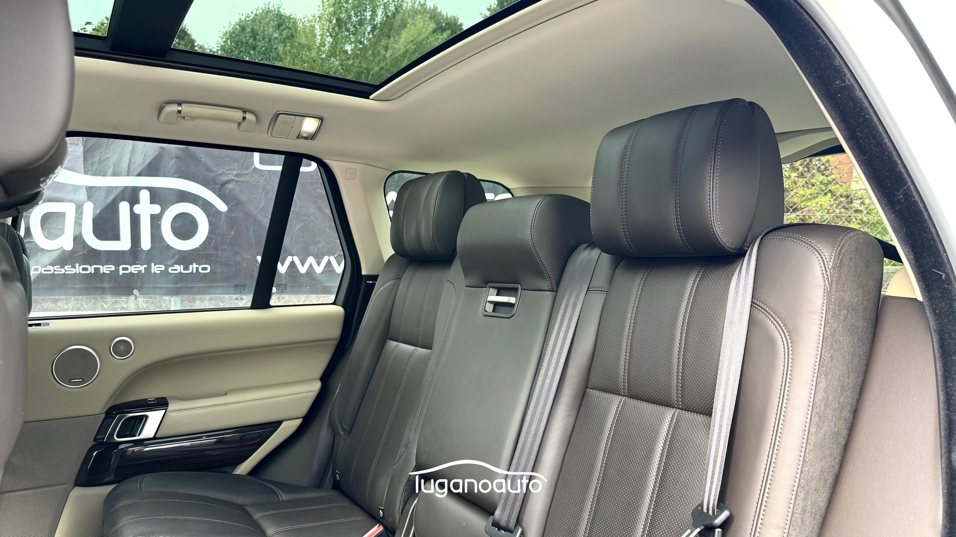 LAND ROVER Range Rover 3.0 TDV6 HSE Automatic-image-12