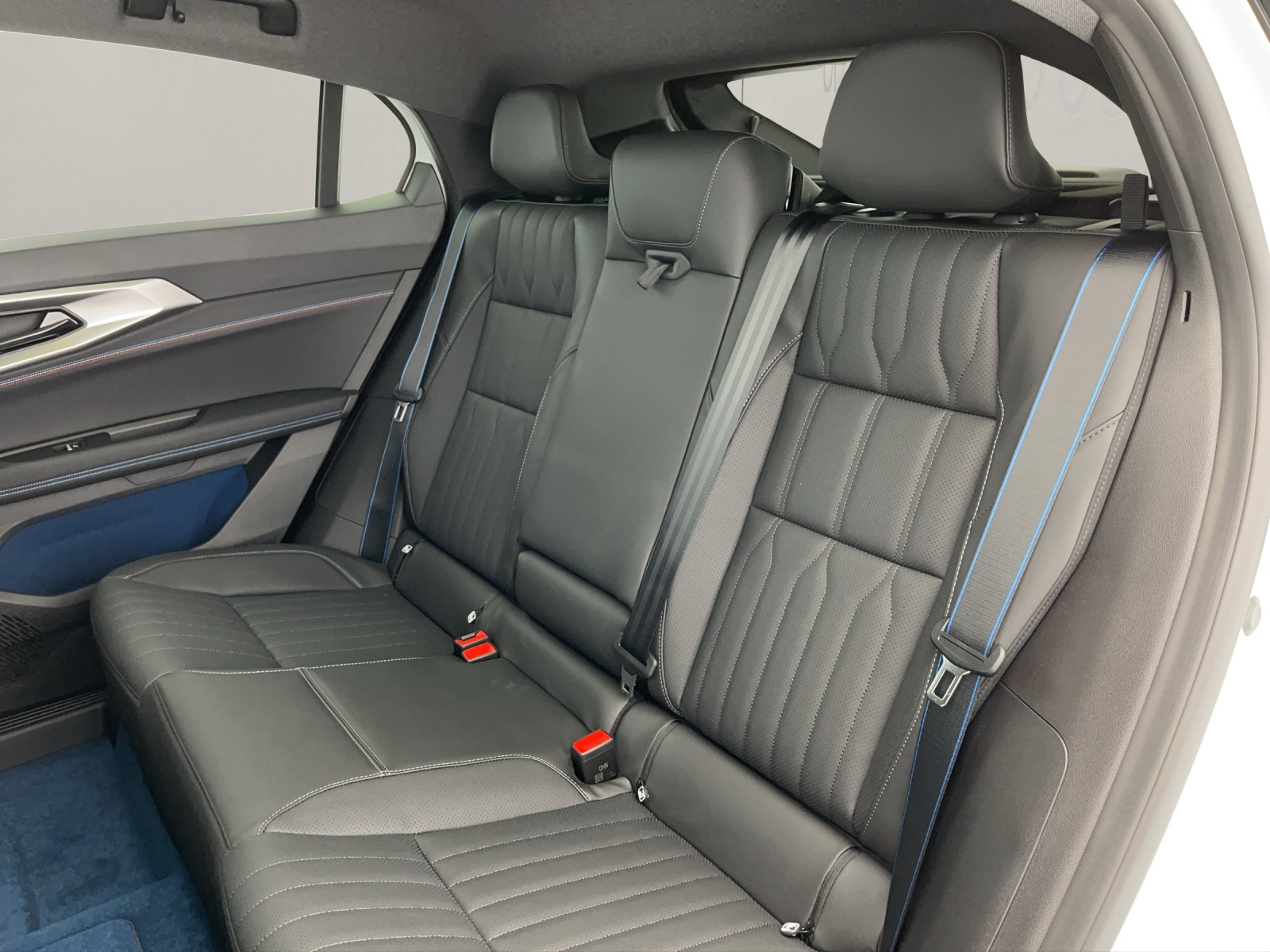 RENAULT Rafale 1.2 E-Tech Plug-in Atelier Alpine-image-16