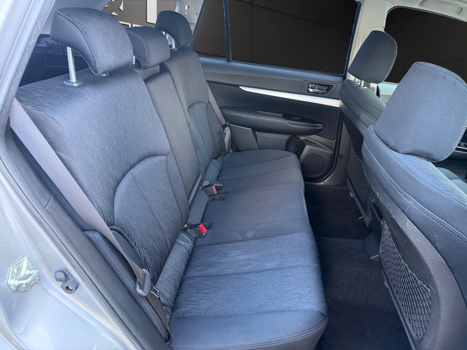 SUBARU Legacy 2.0i Limited AWD-image-16