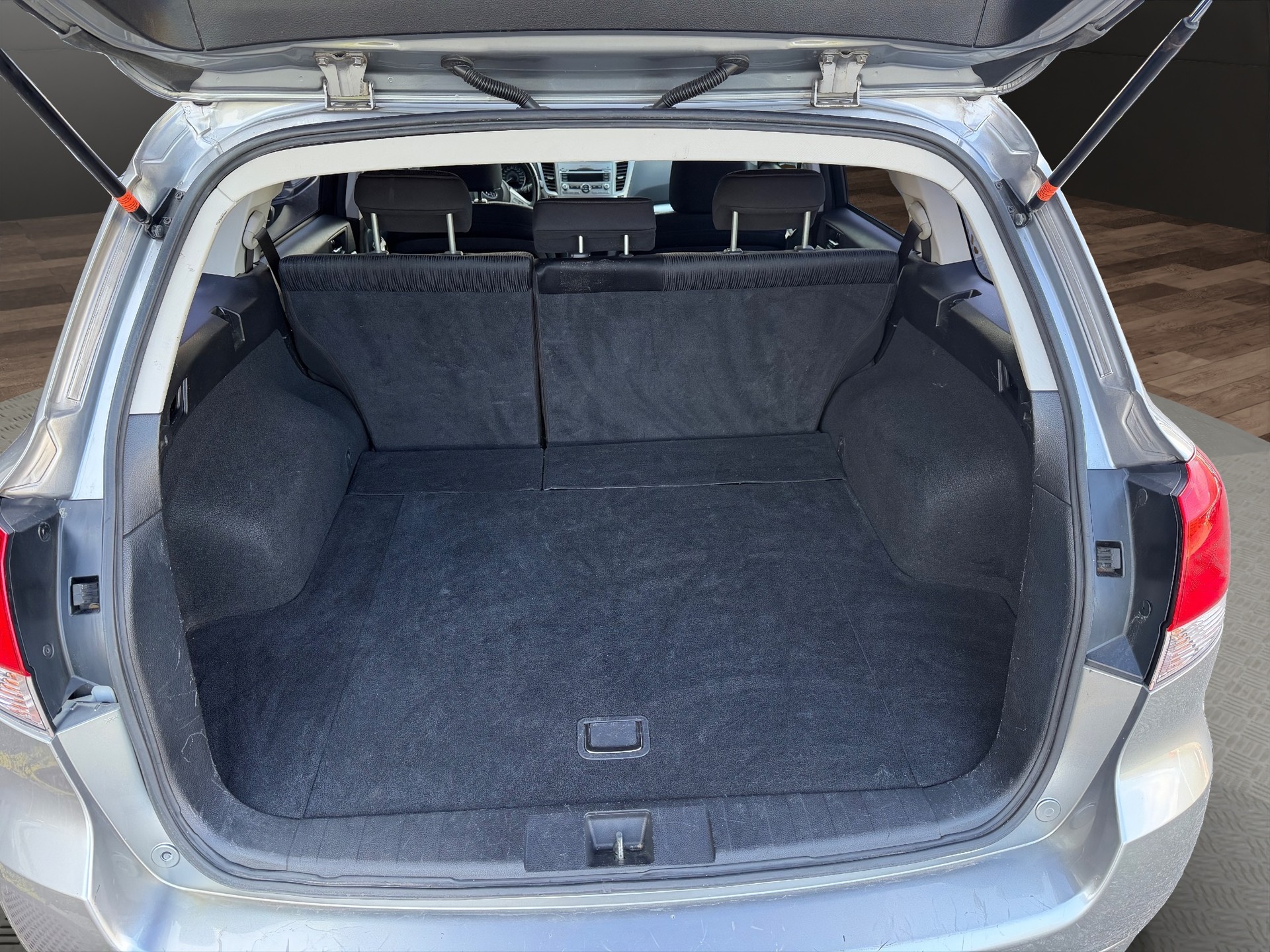 SUBARU Legacy 2.0i Limited AWD-image-12