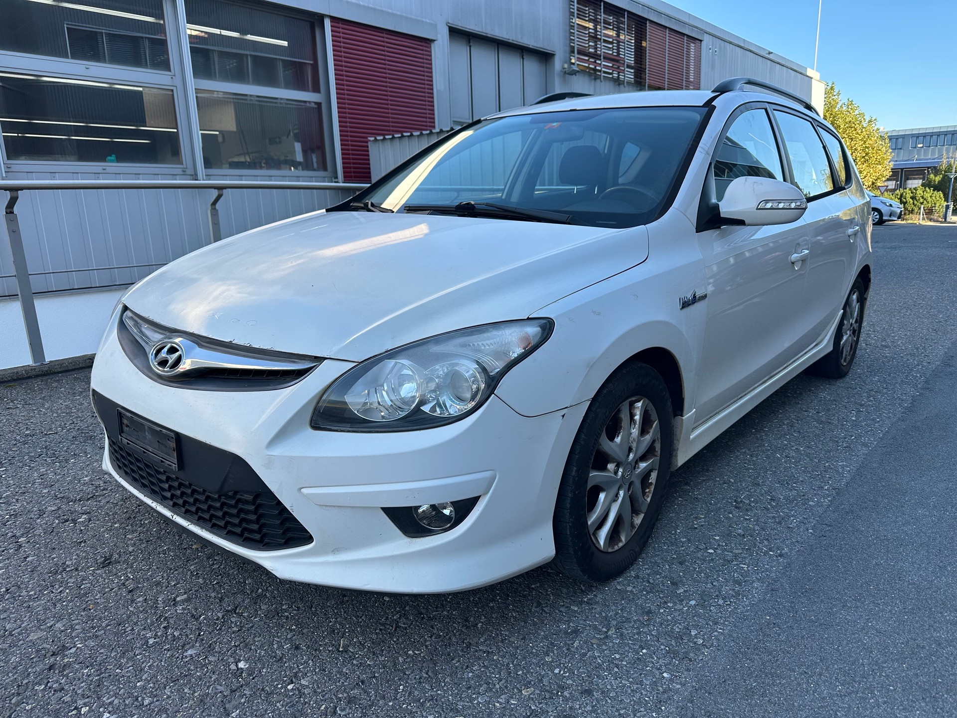 HYUNDAI i30 Wagon 1.6 Swiss Plus Edition-image-0